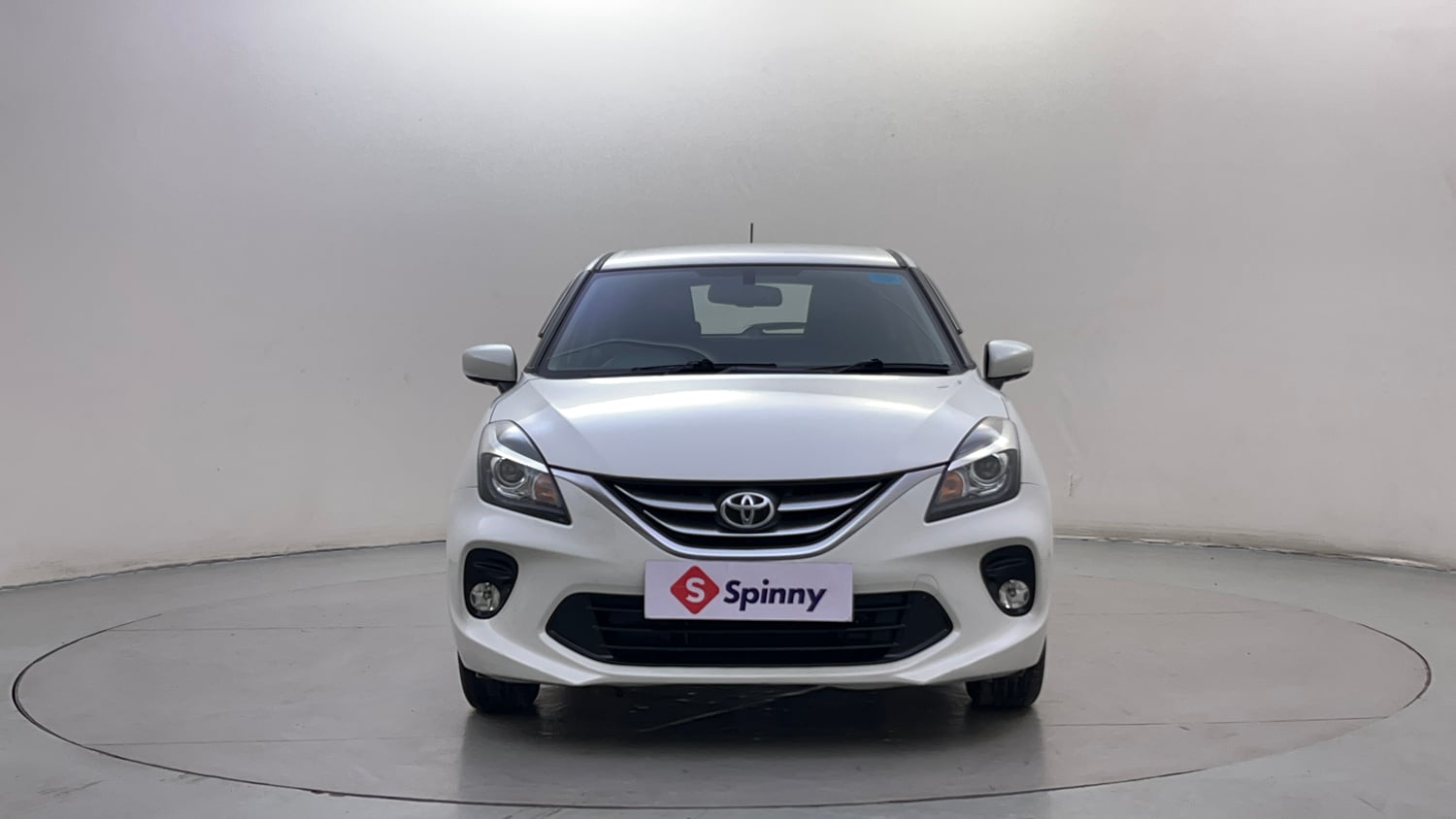 Used 2021 Toyota Glanza V CVT Petrol Automatic exterior FRONT VIEW