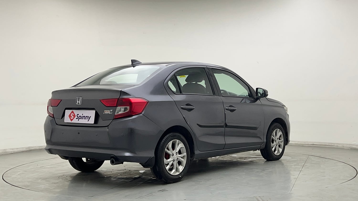 Used 2018 Honda Amaze 1.5 V CVT Diesel Diesel Automatic exterior RIGHT REAR CORNER VIEW