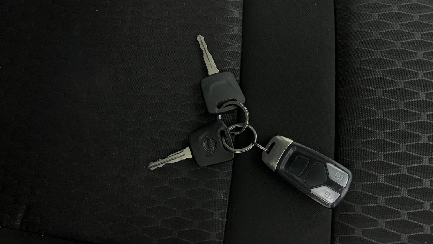 Used 2023 Nissan Magnite XE Petrol Manual extra CAR KEY VIEW
