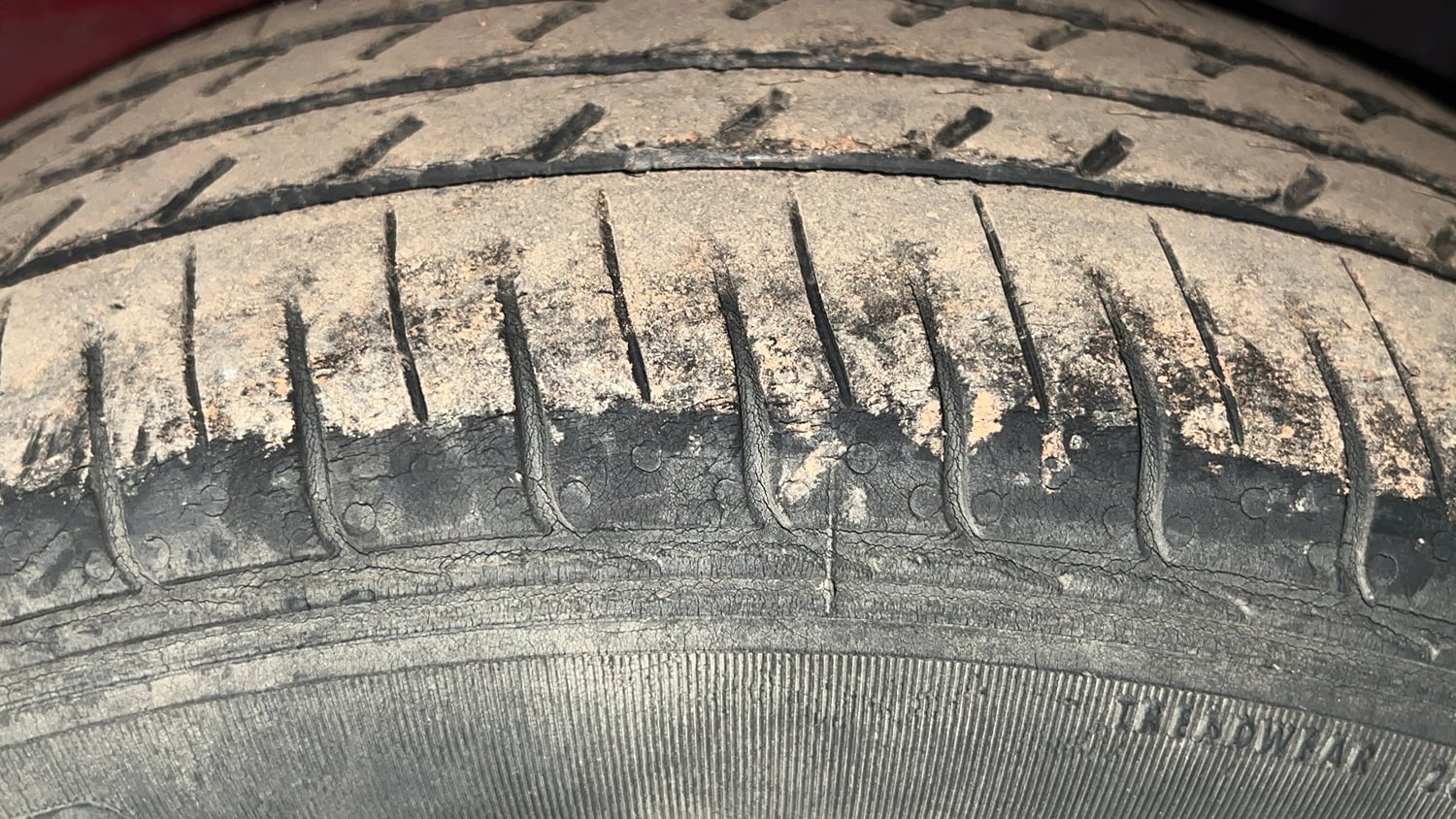 Used 2015 Hyundai Elite i20 Magna 1.2 Petrol Manual tyres LEFT REAR TYRE TREAD VIEW