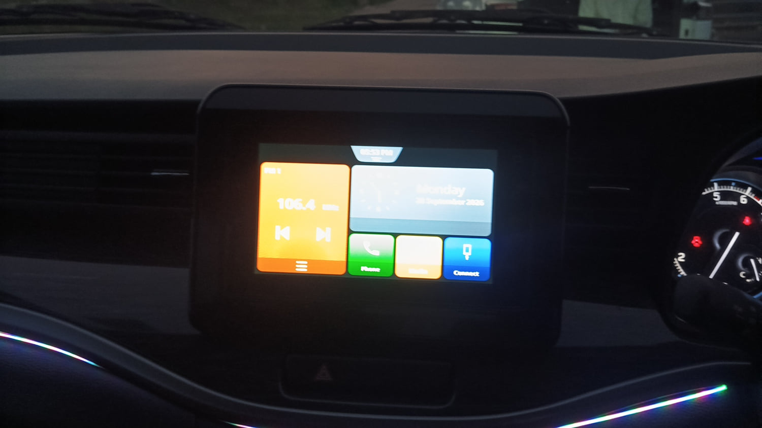 Used 2024 Maruti Suzuki XL6 Zeta MT Petrol Petrol Manual interior MUSIC SYSTEM & AC CONTROL VIEW