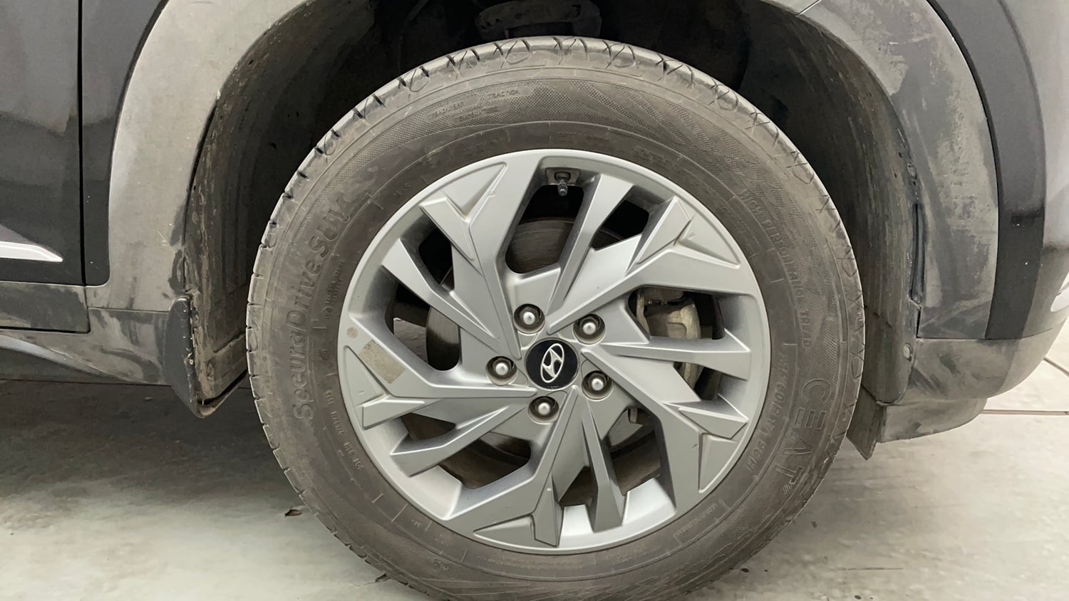 Used 2022 Hyundai Creta SX (O) 1.4 Turbo 7 DCT Petrol Automatic tyres RIGHT FRONT TYRE RIM VIEW