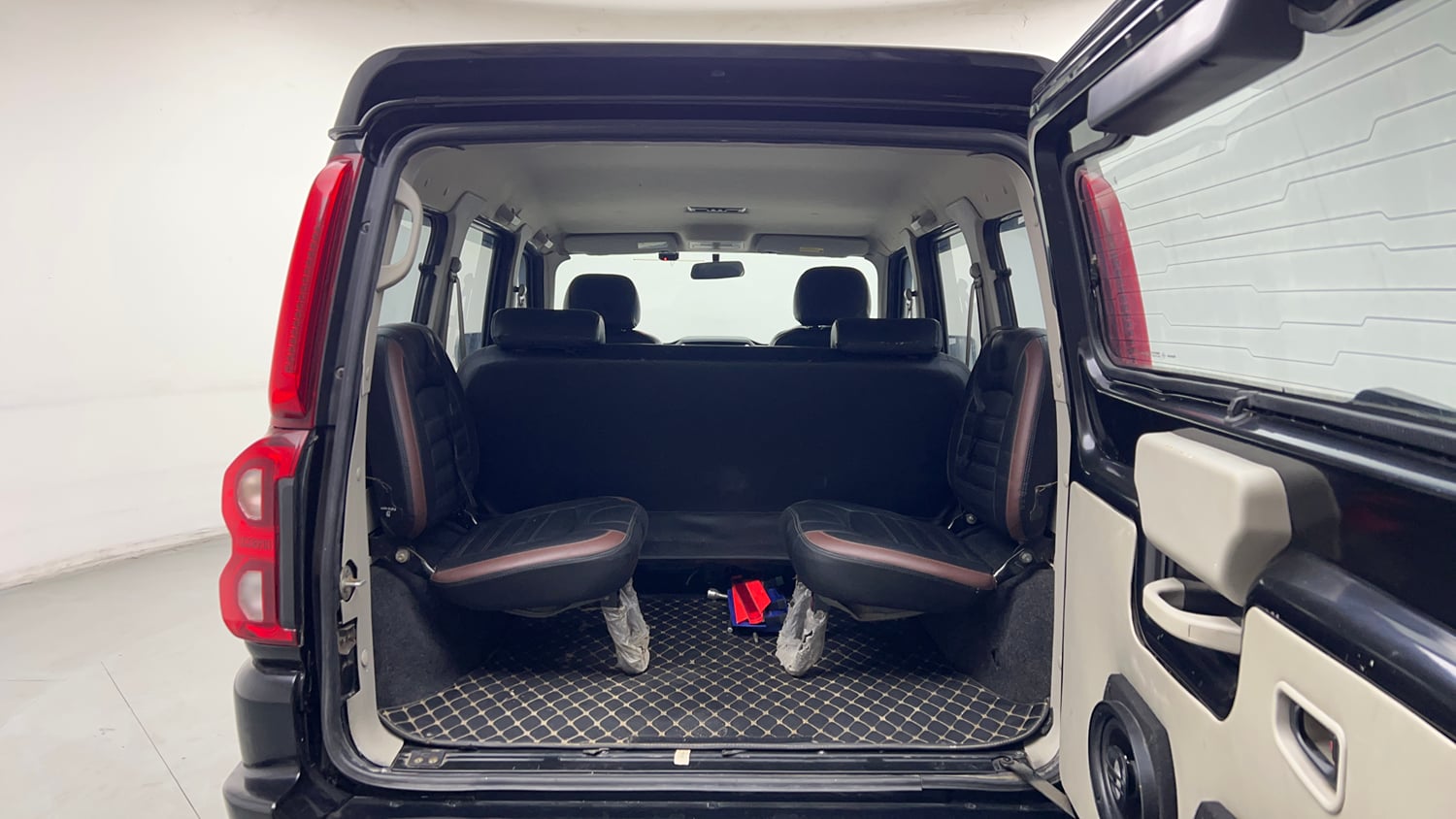 Used 2022 Mahindra Scorpio S9 Diesel Manual interior DICKY INSIDE VIEW