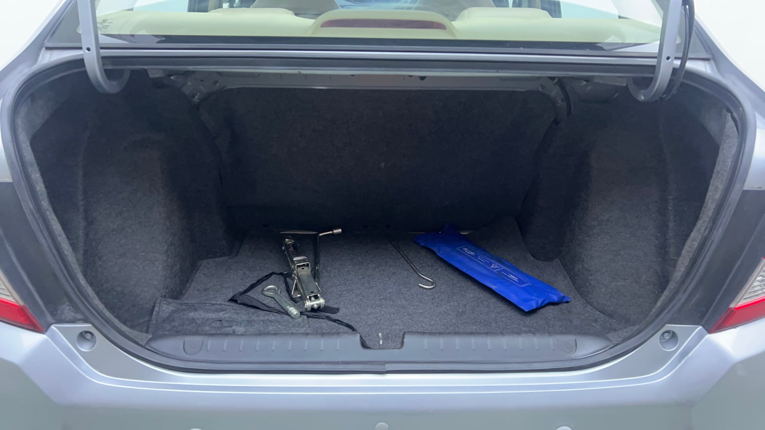Used 2018 Honda Amaze 1.2 E MT Petrol Petrol Manual interior DICKY INSIDE VIEW