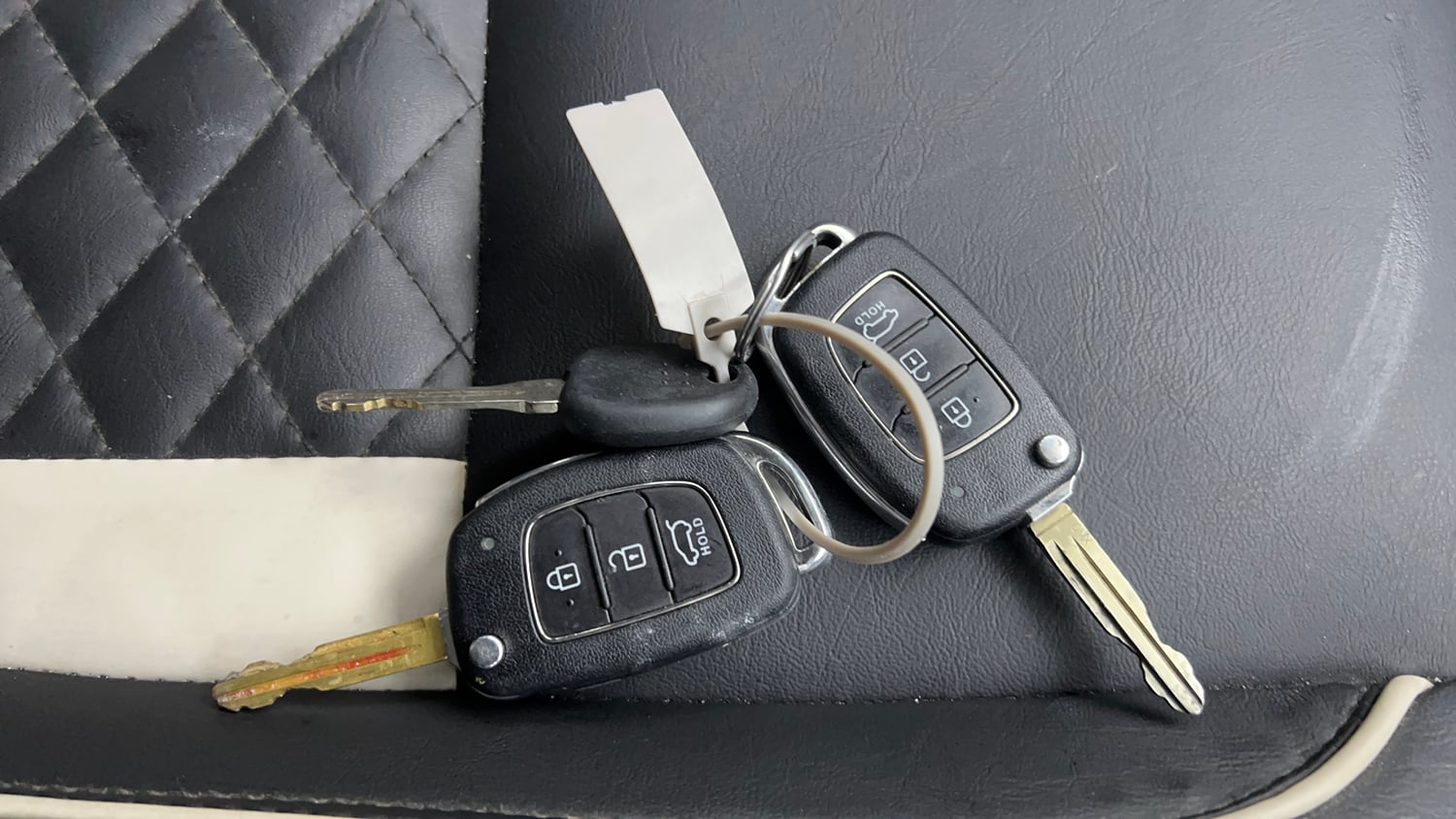 Used 2022 Hyundai Venue S 1.2 Petrol Petrol Manual extra CAR KEY VIEW