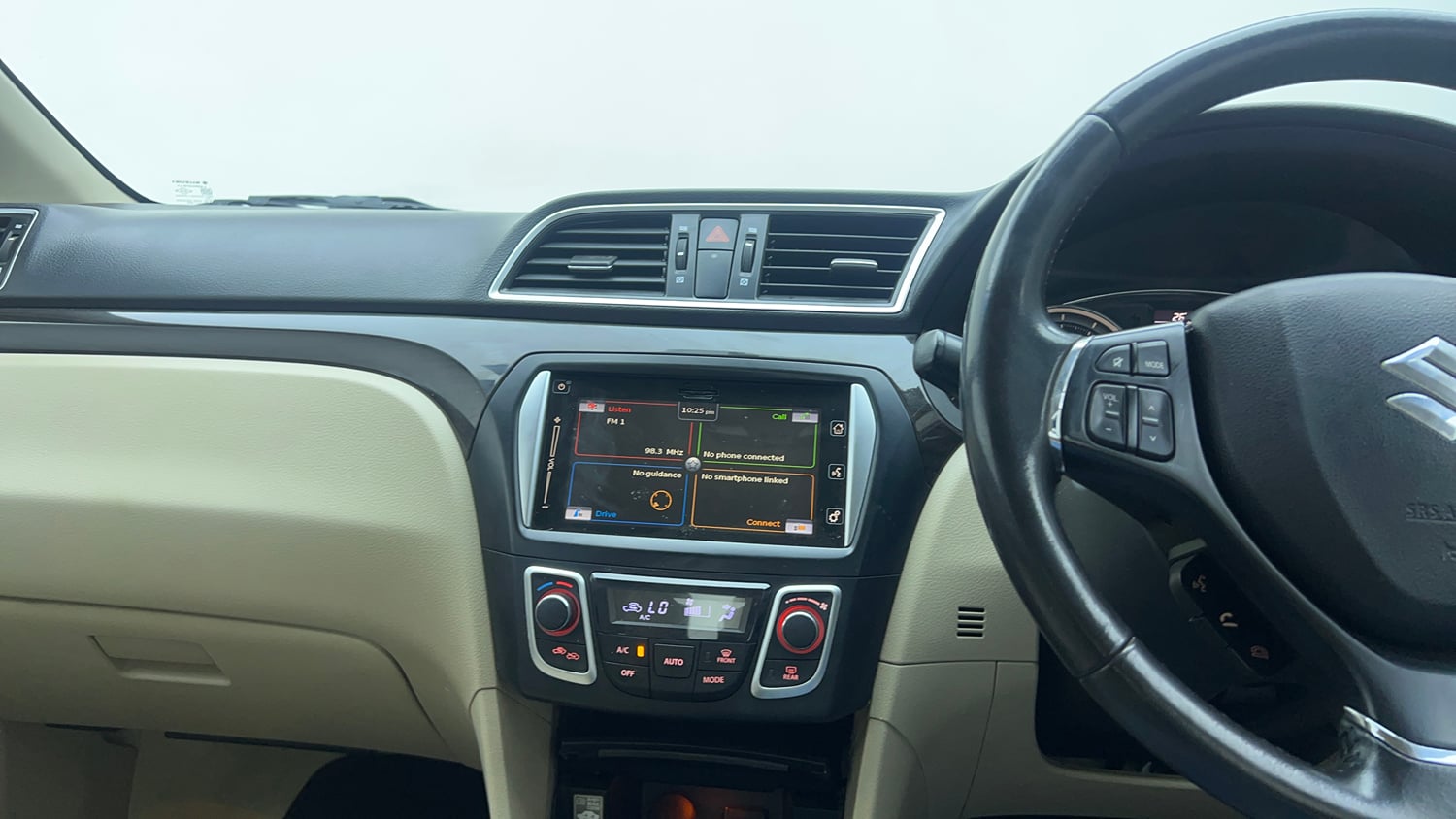 Used 2016 Maruti Suzuki Ciaz ZXI+ AT Petrol Automatic top_features Touch screen infotainment system