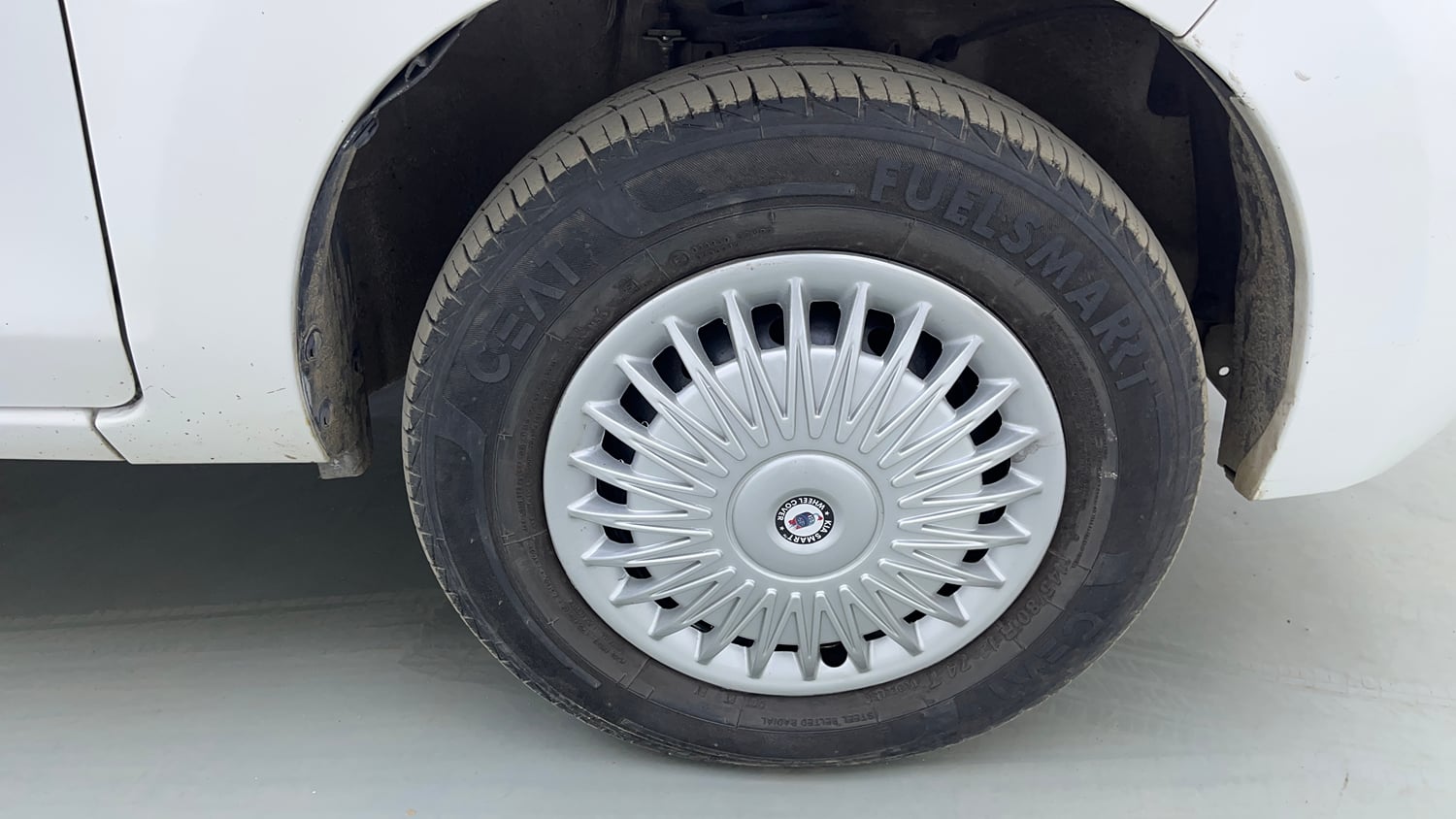 Used 2021 Maruti Suzuki Alto 800 LXi Petrol Manual tyres RIGHT FRONT TYRE RIM VIEW
