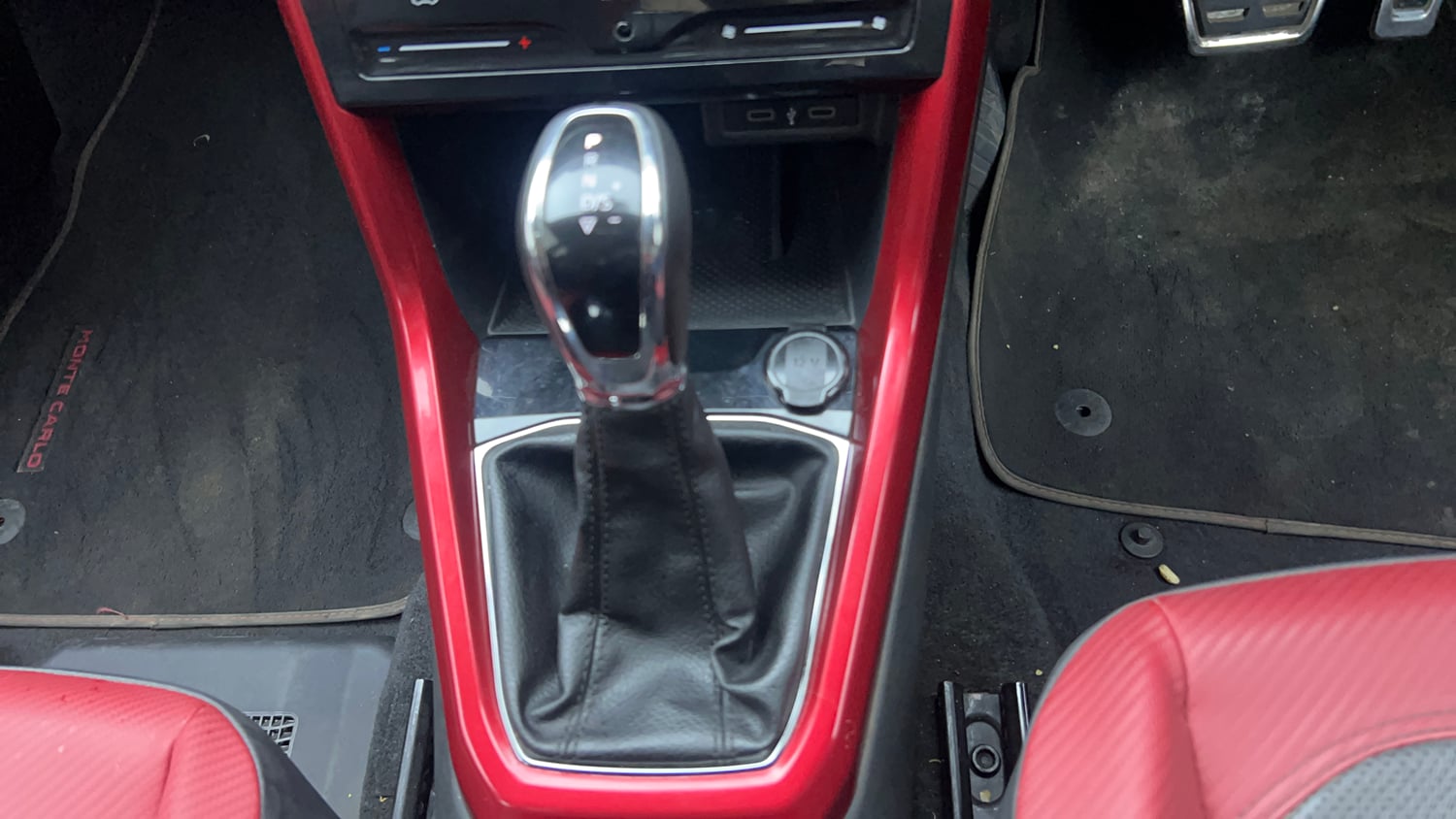 Used 2022 Skoda Kushaq Monte Carlo 1.5L TSI DSG Petrol Automatic interior GEAR  KNOB VIEW