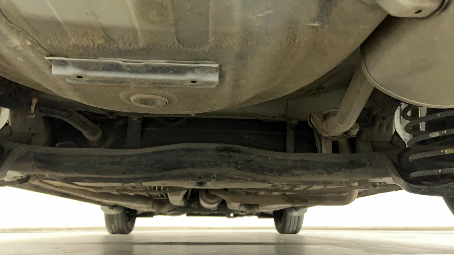 Used 2016 Honda Amaze 1.2 S i-VTEC Petrol Manual extra REAR UNDERBODY VIEW (TAKEN FROM REAR)