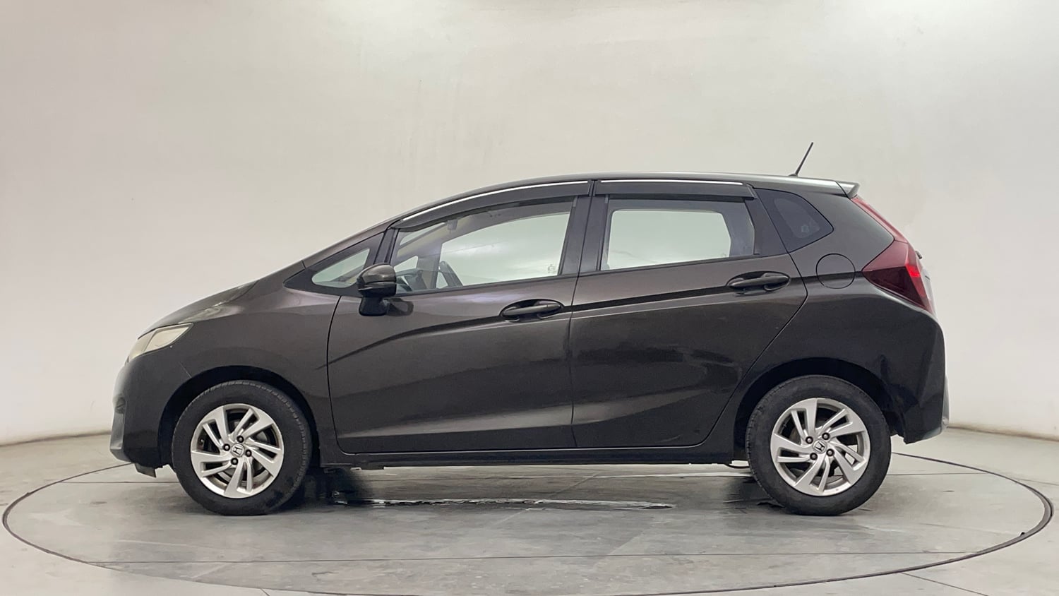 Used 2017 Honda Jazz V AT Petrol Petrol Automatic exterior LEFT SIDE VIEW