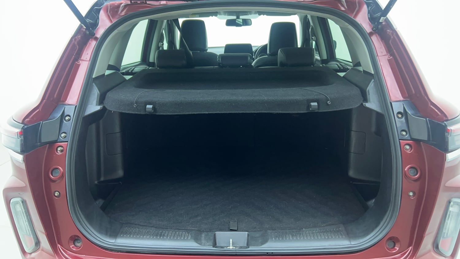 Used 2023 Maruti Suzuki Grand Vitara Alpha Dual Tone Smart Hybrid Petrol Manual interior DICKY INSIDE VIEW