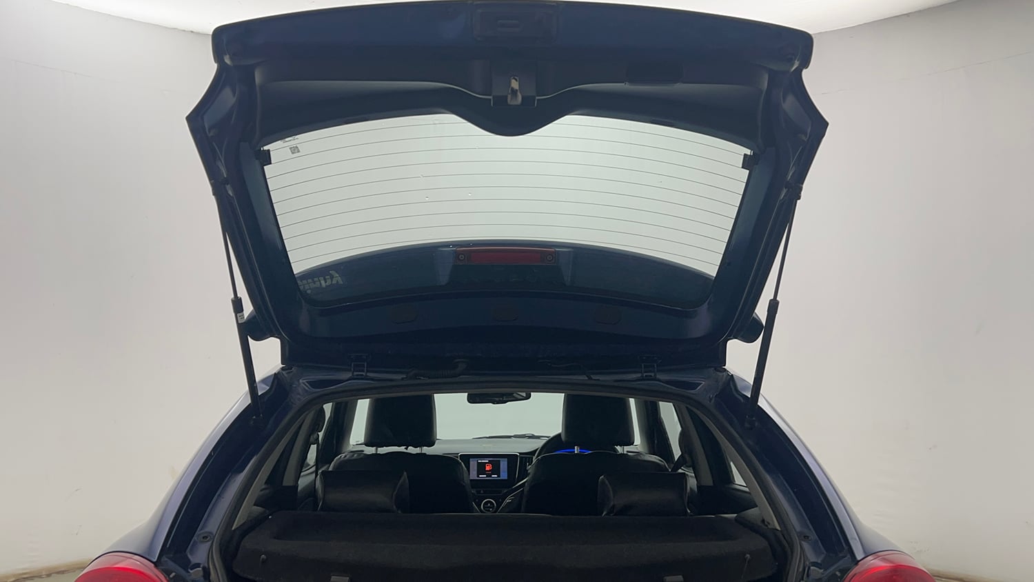 Used 2019 Maruti Suzuki Baleno Zeta 1.2 Petrol Manual interior DICKY DOOR OPEN VIEW
