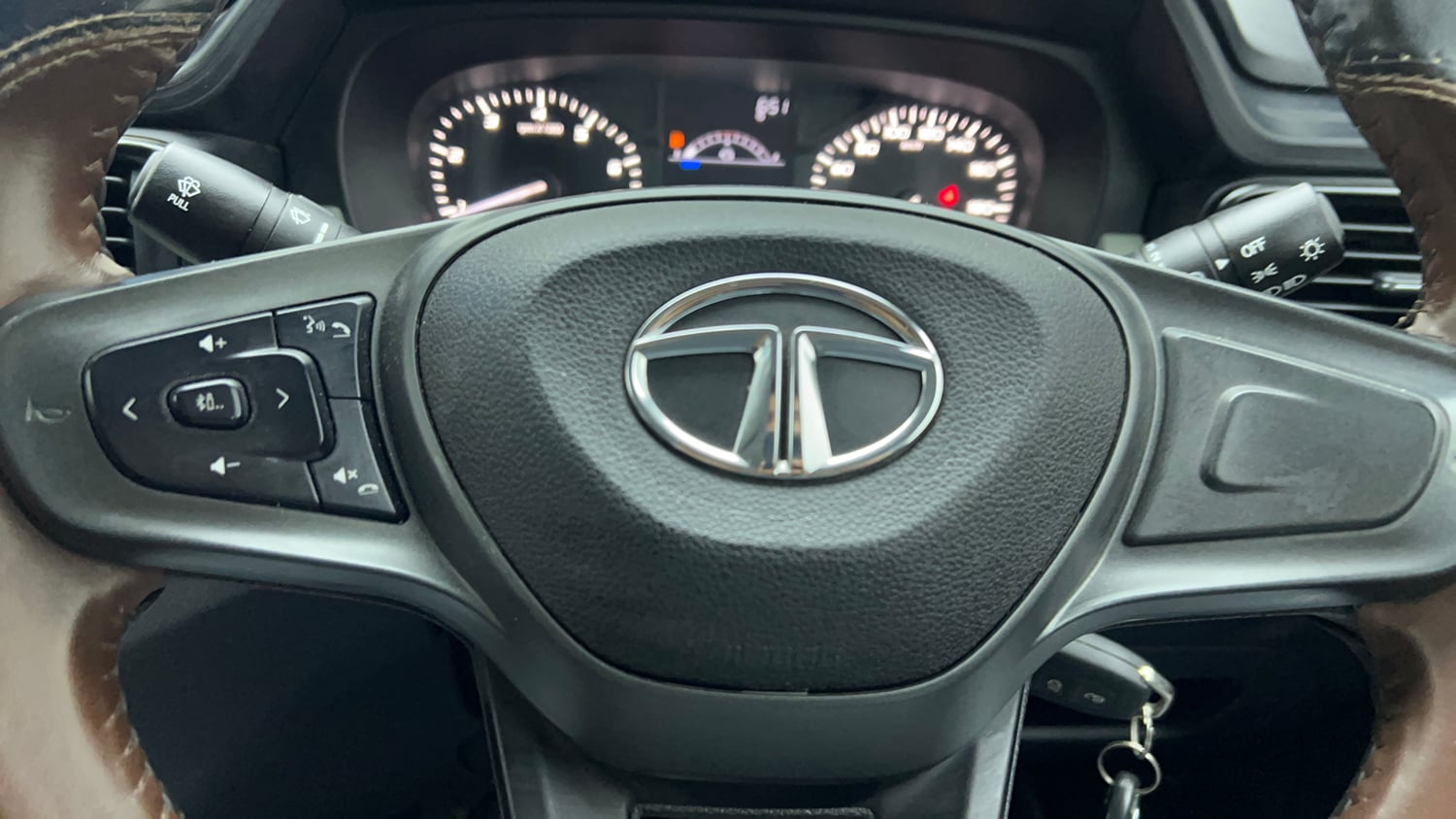 Used 2023 Tata Punch Adventure MT Petrol Manual top_features Steering mounted controls