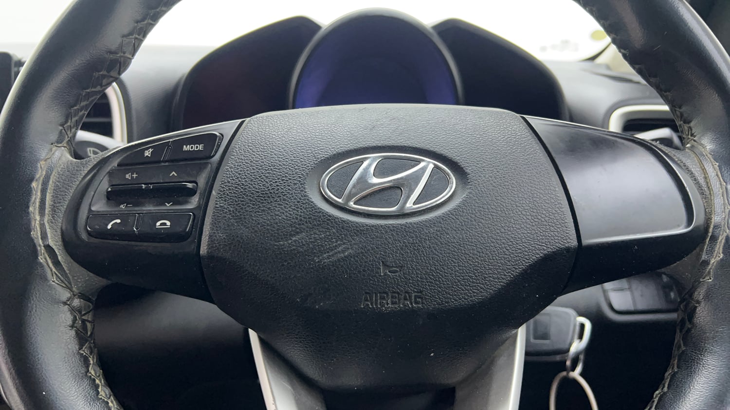 Used 2022 Hyundai Venue S 1.2 Petrol Petrol Manual top_features Steering mounted controls