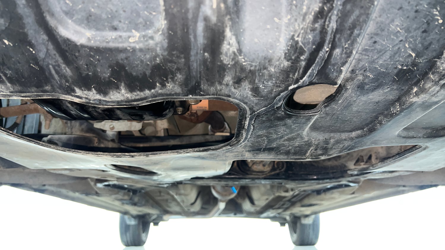 Used 2022 Hyundai Venue S 1.2 Petrol Petrol Manual extra FRONT LEFT UNDERBODY VIEW