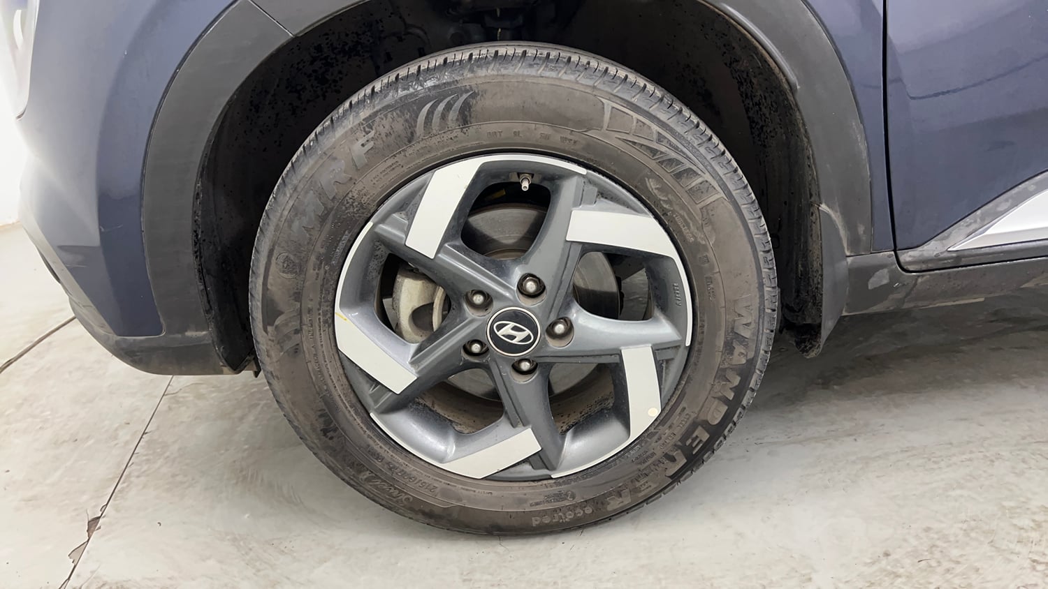 Used 2021 Hyundai Venue SX Plus 1.0 Turbo DCT Petrol Automatic tyres LEFT FRONT TYRE RIM VIEW