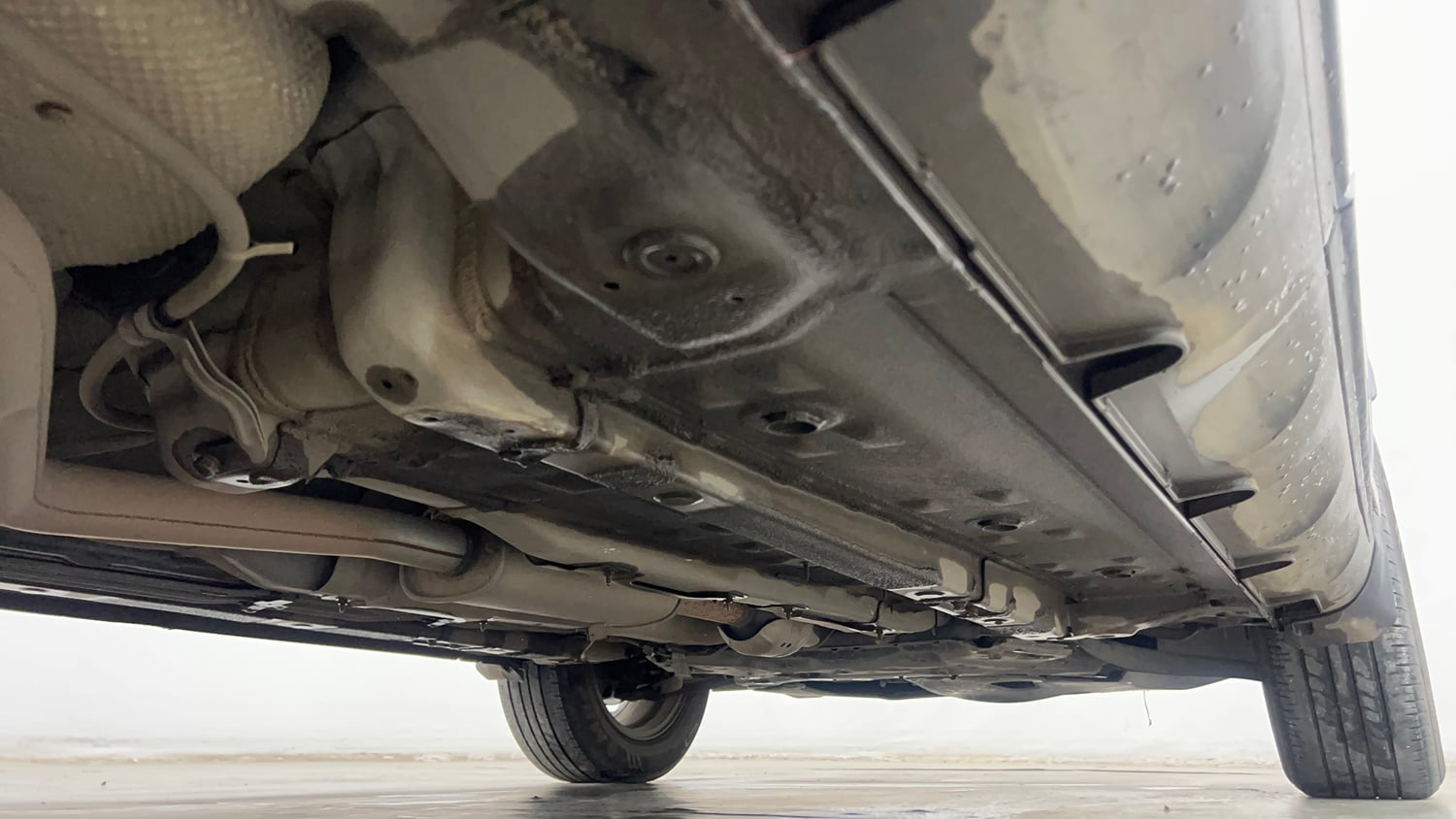 Used 2021 Hyundai Venue SX Plus 1.0 Turbo DCT Petrol Automatic extra REAR RIGHT UNDERBODY VIEW