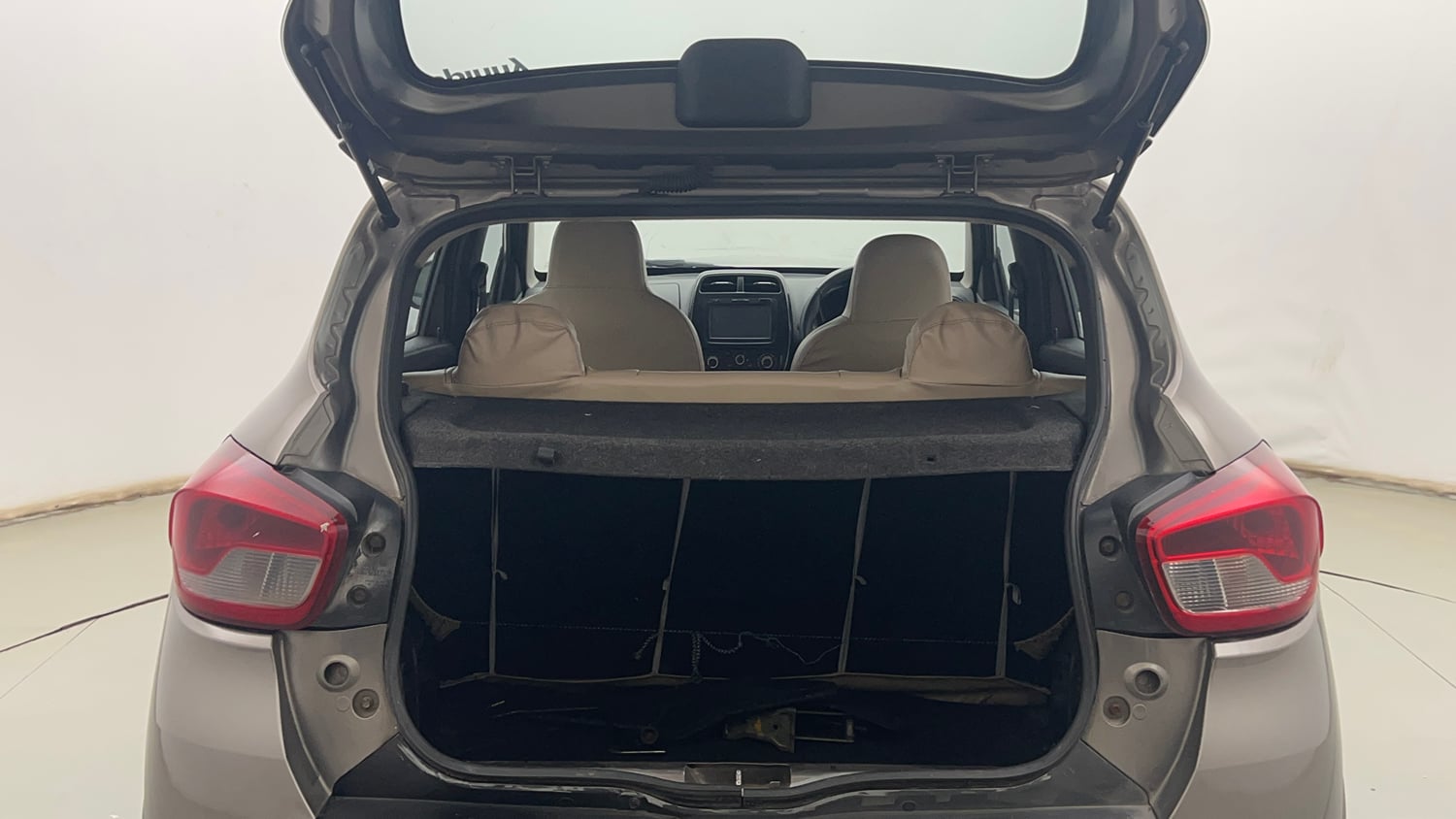 Used 2018 Renault Kwid RXT (O) 1.0 SCE Edition Petrol Manual interior DICKY INSIDE VIEW