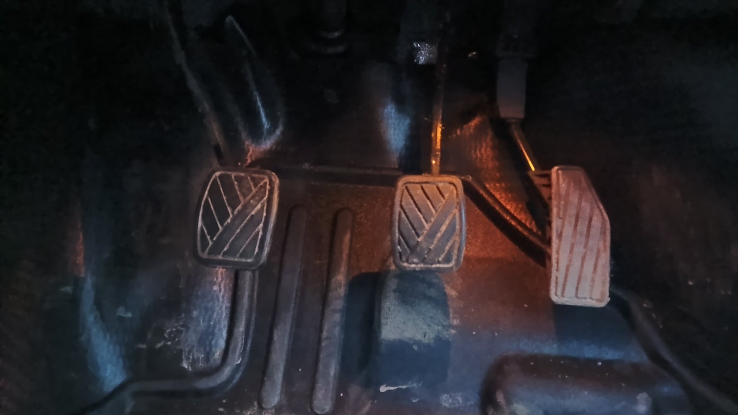 Used 2024 Maruti Suzuki XL6 Zeta MT Petrol Petrol Manual interior PEDALS VIEW