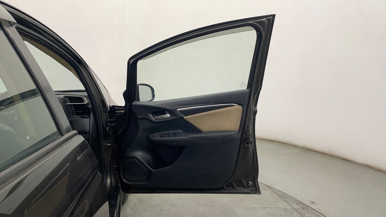 Used 2017 Honda Jazz V AT Petrol Petrol Automatic interior RIGHT FRONT DOOR OPEN VIEW
