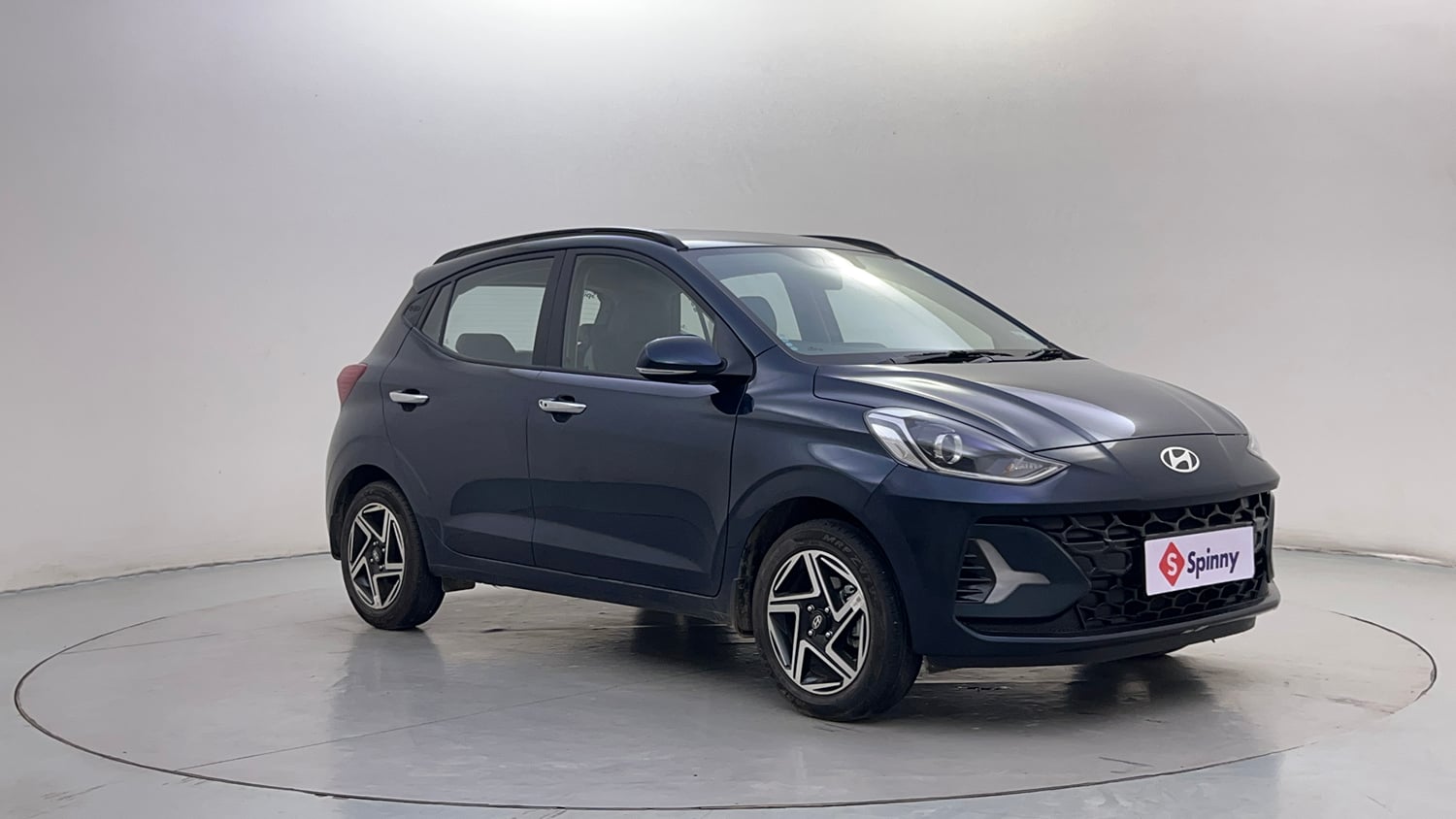 Used 2025 Hyundai Grand i10 Nios Sportz (O) 1.2 Kappa VTVT Petrol Manual exterior RIGHT FRONT CORNER VIEW