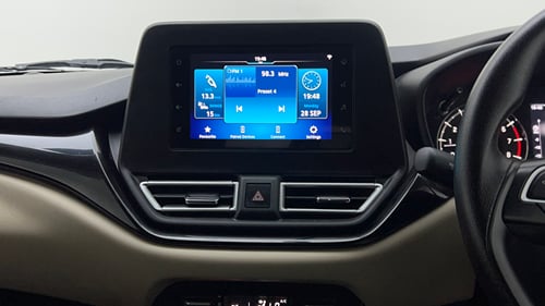 Used 2024 Toyota Glanza G Petrol Manual top_features Integrated (in-dash) music system