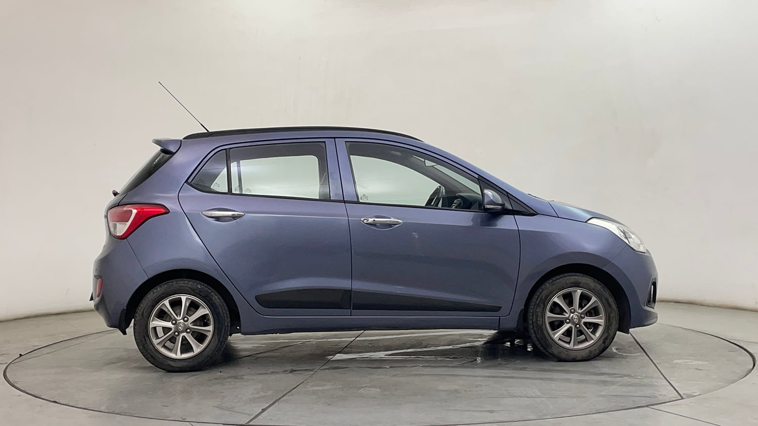 Used 2016 Hyundai Grand i10 Asta 1.2 Kappa VTVT Petrol Manual exterior RIGHT SIDE VIEW