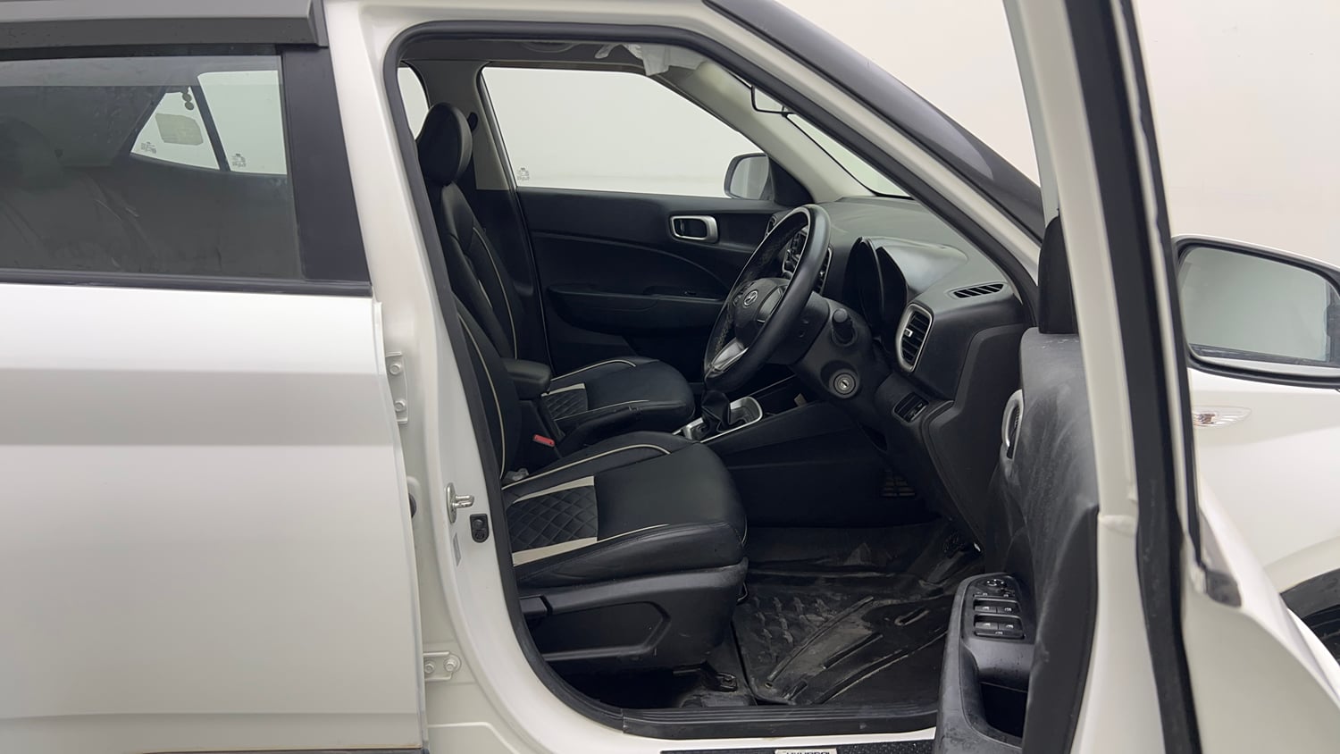 Used 2022 Hyundai Venue S 1.2 Petrol Petrol Manual interior RIGHT SIDE FRONT DOOR CABIN VIEW