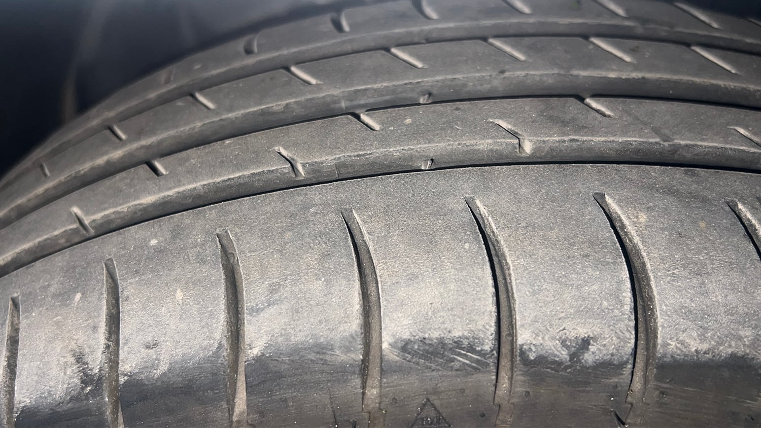 Used 2018 Tata Tiago Revotron XT Petrol Manual tyres LEFT FRONT TYRE TREAD VIEW
