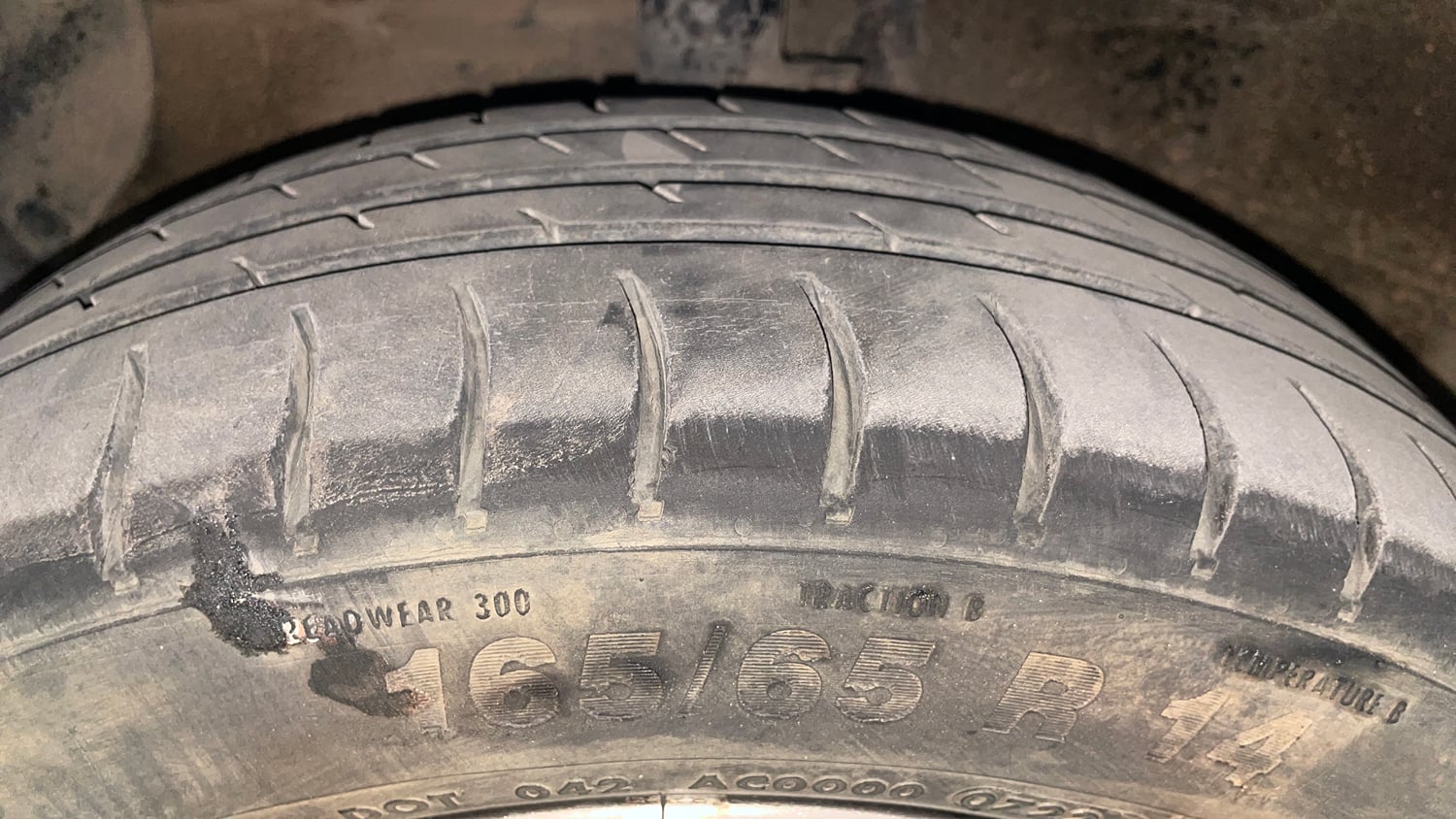 Used 2016 Hyundai Grand i10 Asta 1.2 Kappa VTVT Petrol Manual tyres LEFT FRONT TYRE TREAD VIEW