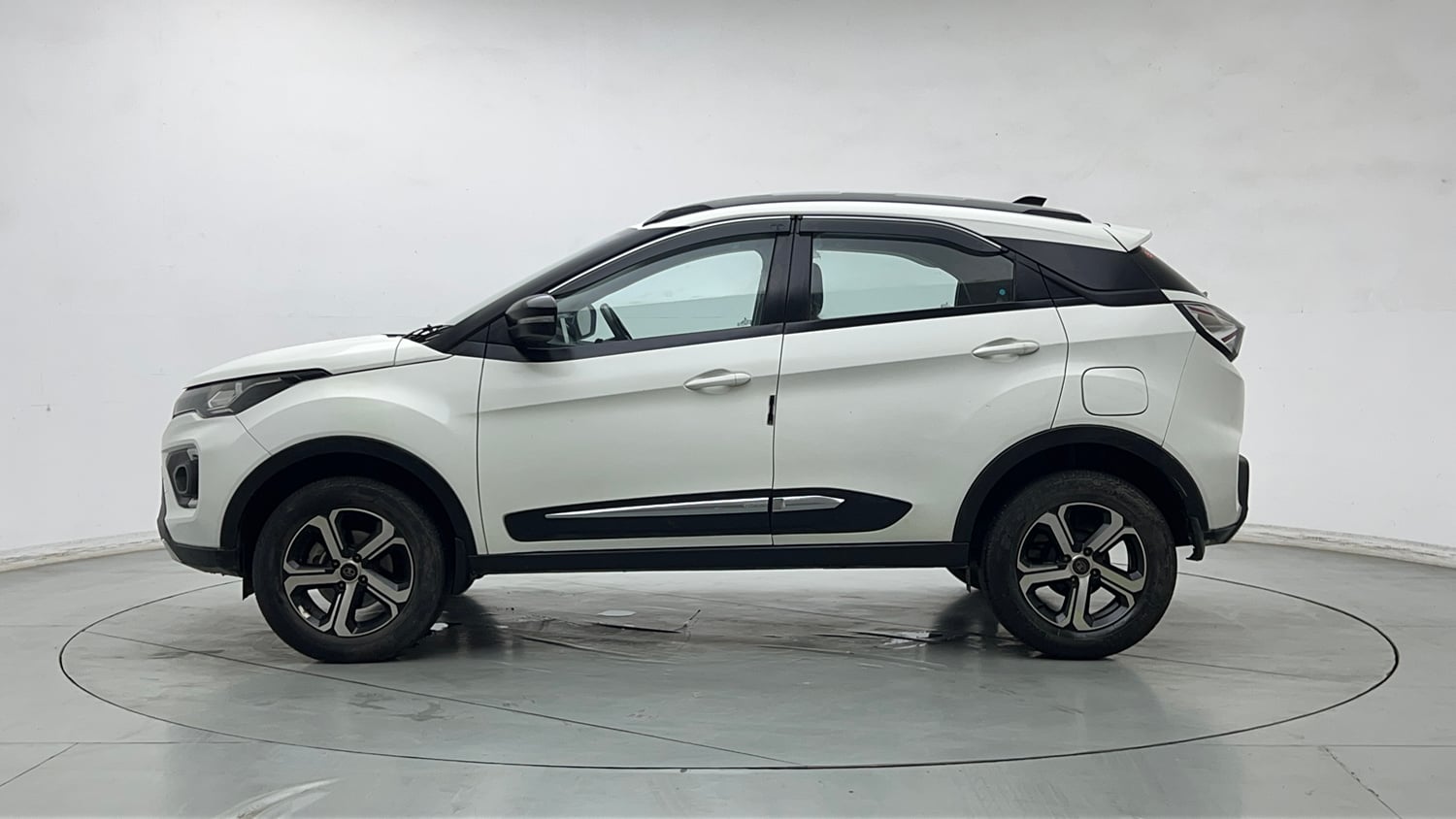 Used 2022 Tata Nexon XZA Plus (HS) Petrol Automatic exterior LEFT SIDE VIEW