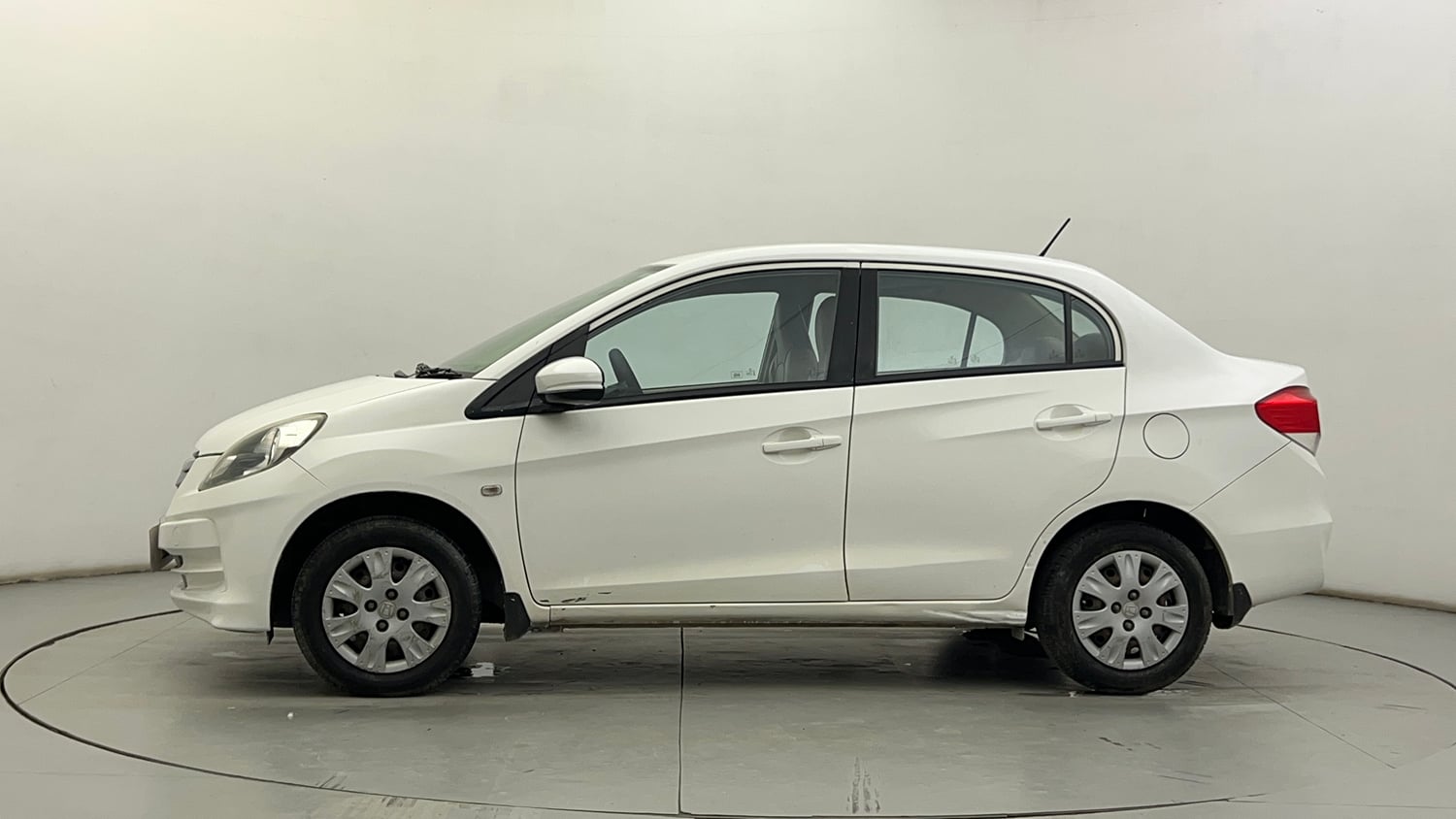 Used 2016 Honda Amaze 1.2 S i-VTEC Petrol Manual exterior LEFT SIDE VIEW