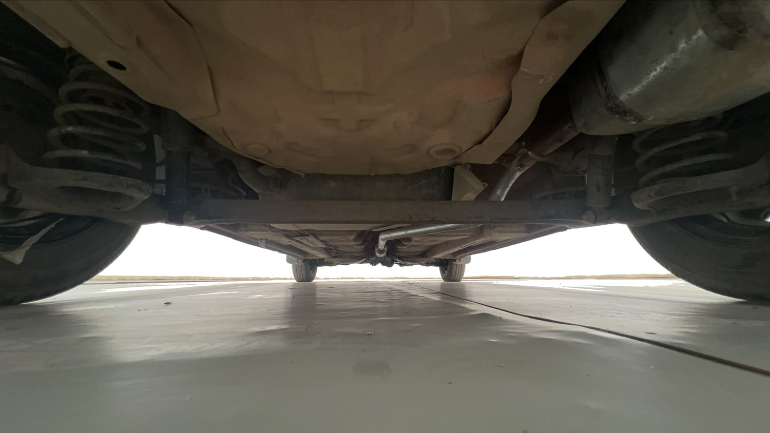 Used 2013 Hyundai i10 Sportz 1.2 Kappa2 Petrol Manual extra REAR UNDERBODY VIEW (TAKEN FROM REAR)