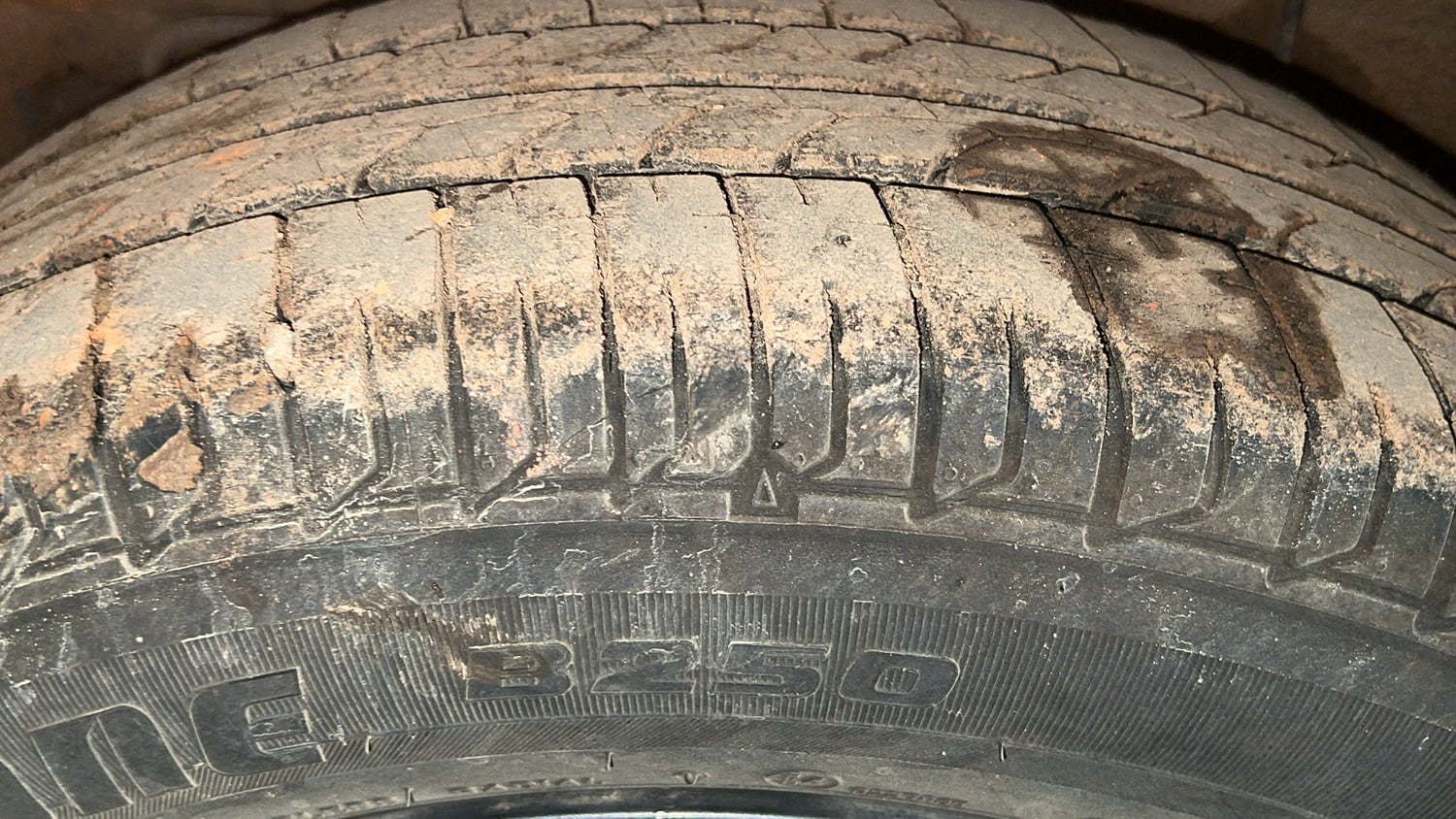 Used 2019 Hyundai Elite i20 Sportz Plus 1.2 Petrol Manual tyres RIGHT REAR TYRE TREAD VIEW