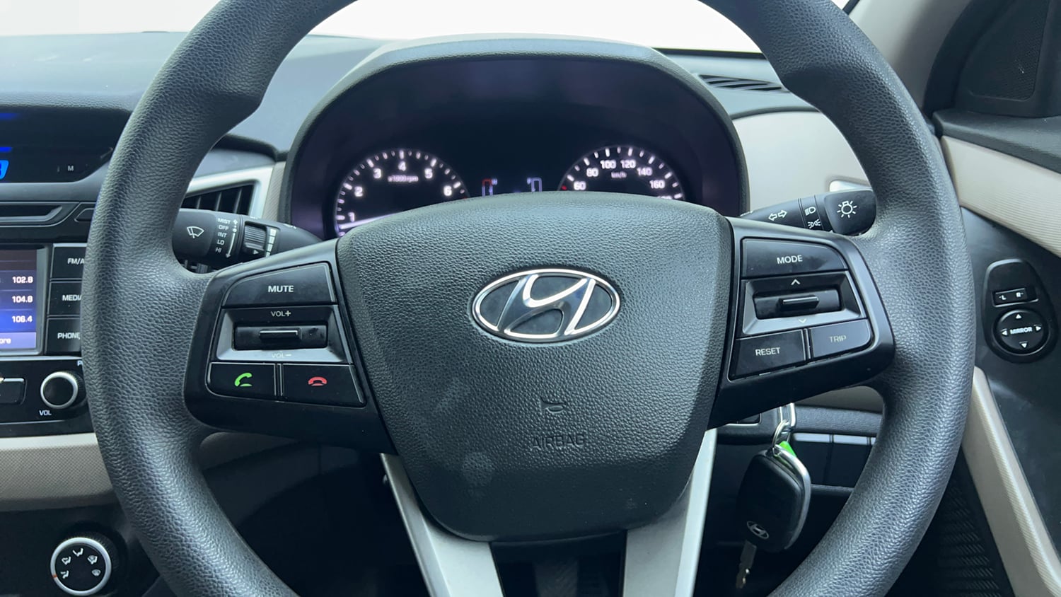 Used 2017 Hyundai Creta 1.6 E Plus Petrol Petrol Manual top_features Steering mounted controls
