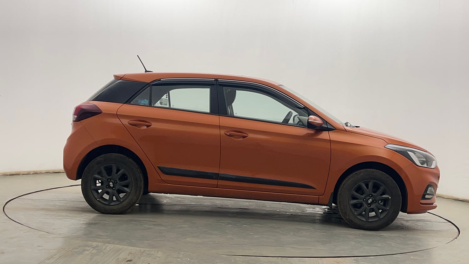 Used 2019 Hyundai Elite i20 Sportz Plus 1.2 Petrol Manual exterior RIGHT SIDE VIEW