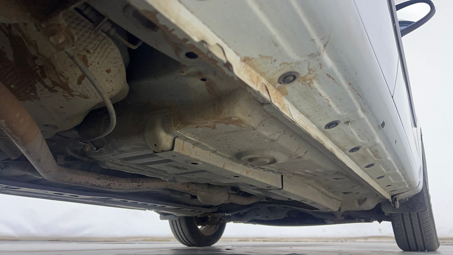 Used 2018 Toyota Etios Liva VXD Diesel Manual extra REAR RIGHT UNDERBODY VIEW