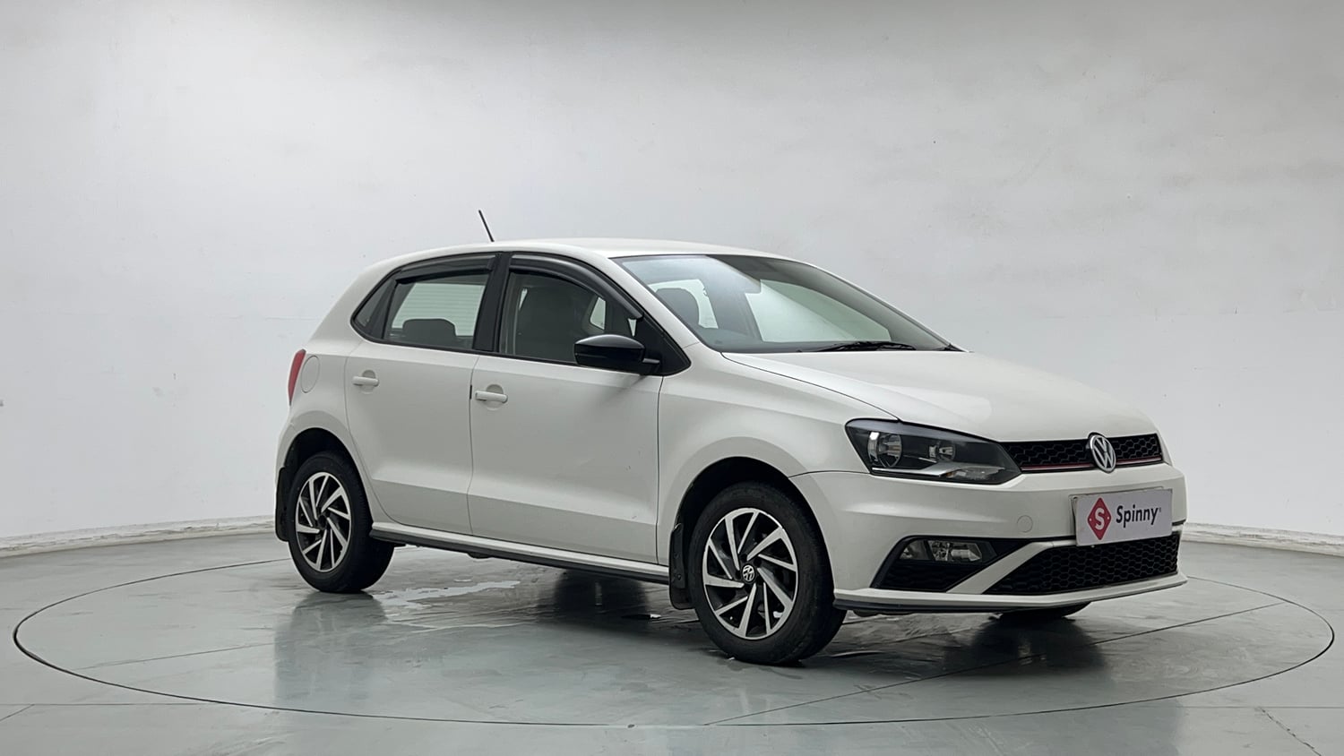 Used 2022 Volkswagen Polo Comfortline 1.0L MPI Petrol Manual exterior RIGHT FRONT CORNER VIEW