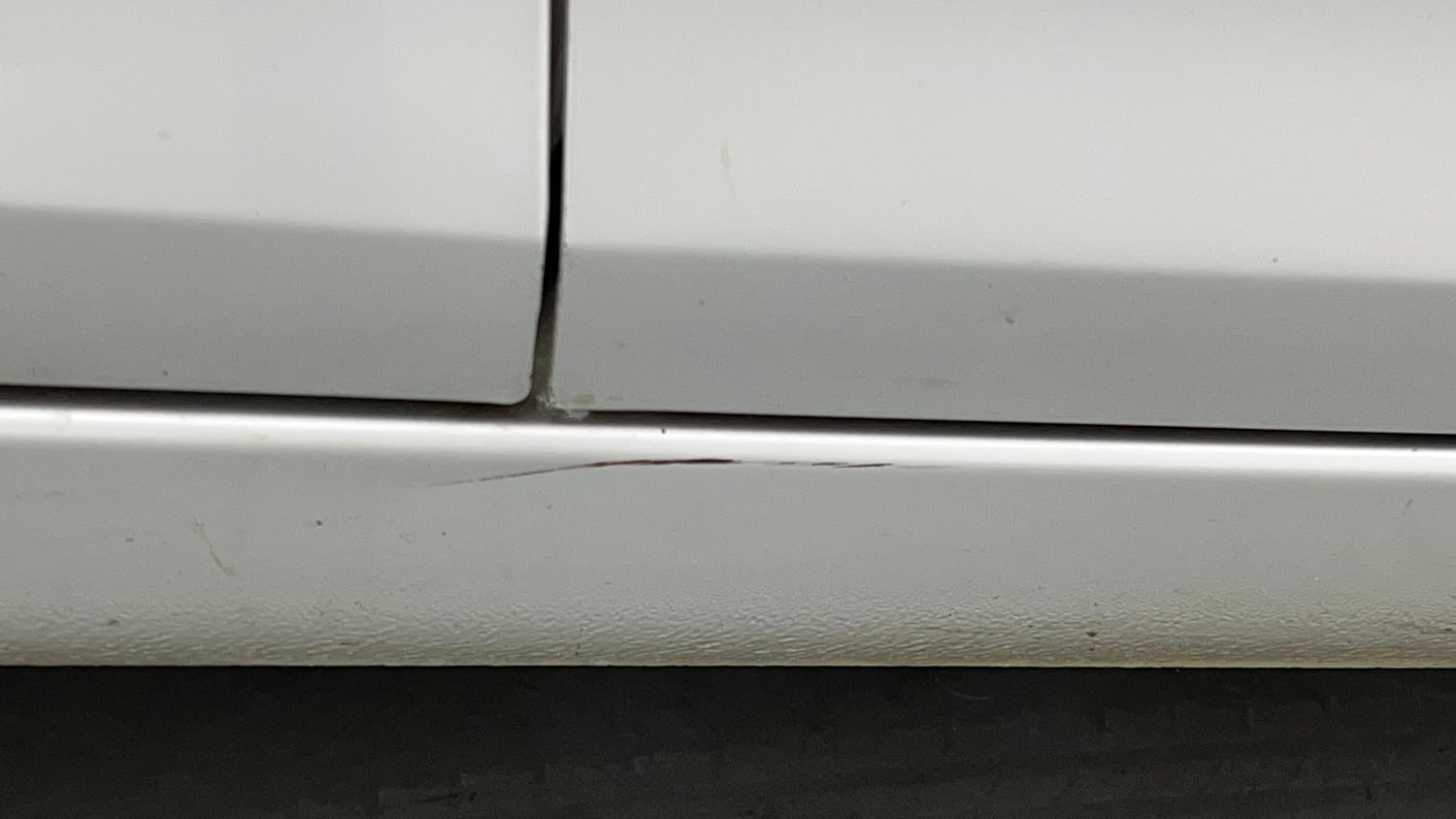 Used 2015 Maruti Suzuki Swift VXi Petrol Manual dents MINOR SCRATCH