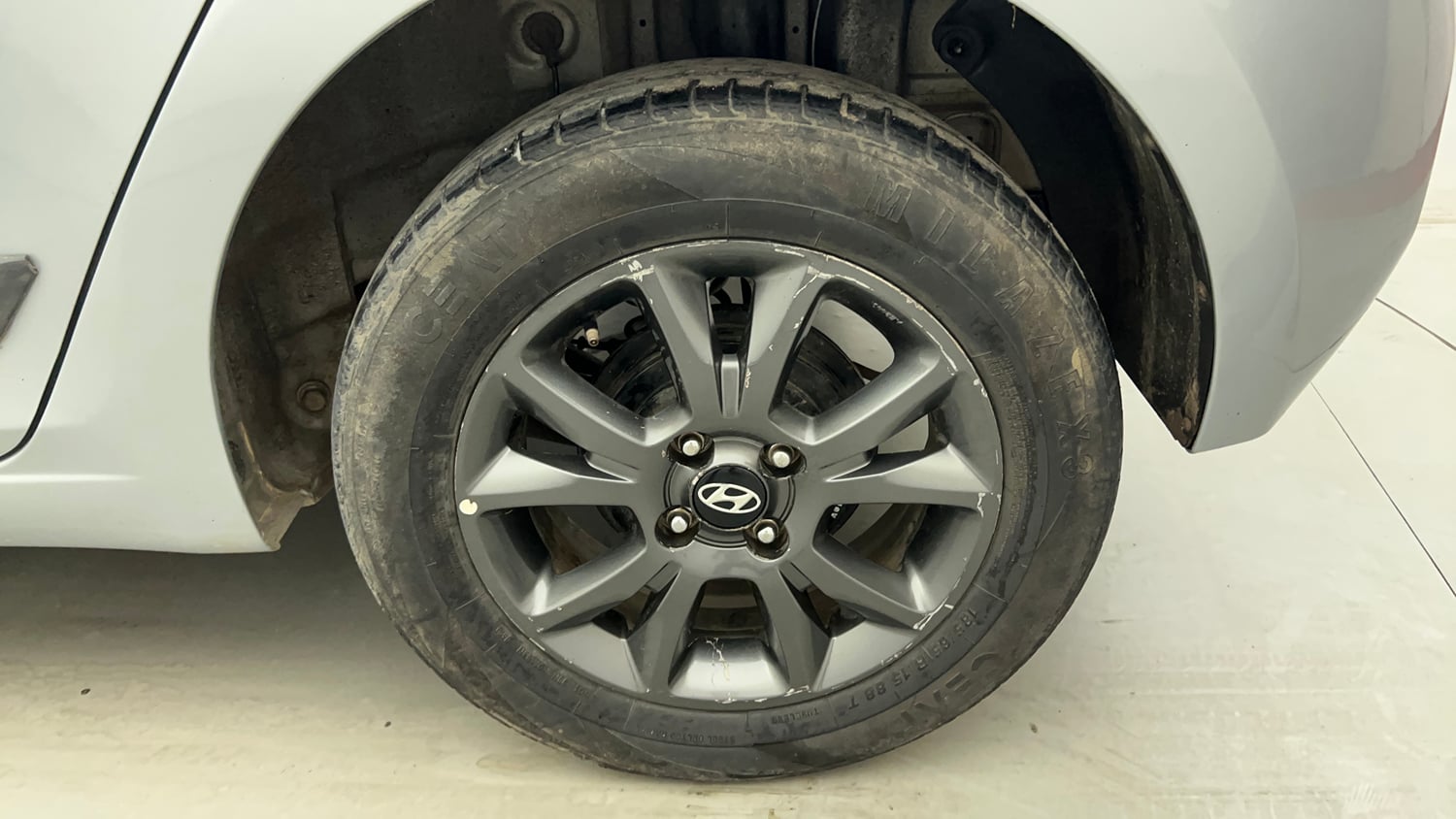 Used 2020 Hyundai Elite i20 Sportz Plus 1.2 Petrol Manual tyres LEFT REAR TYRE RIM VIEW