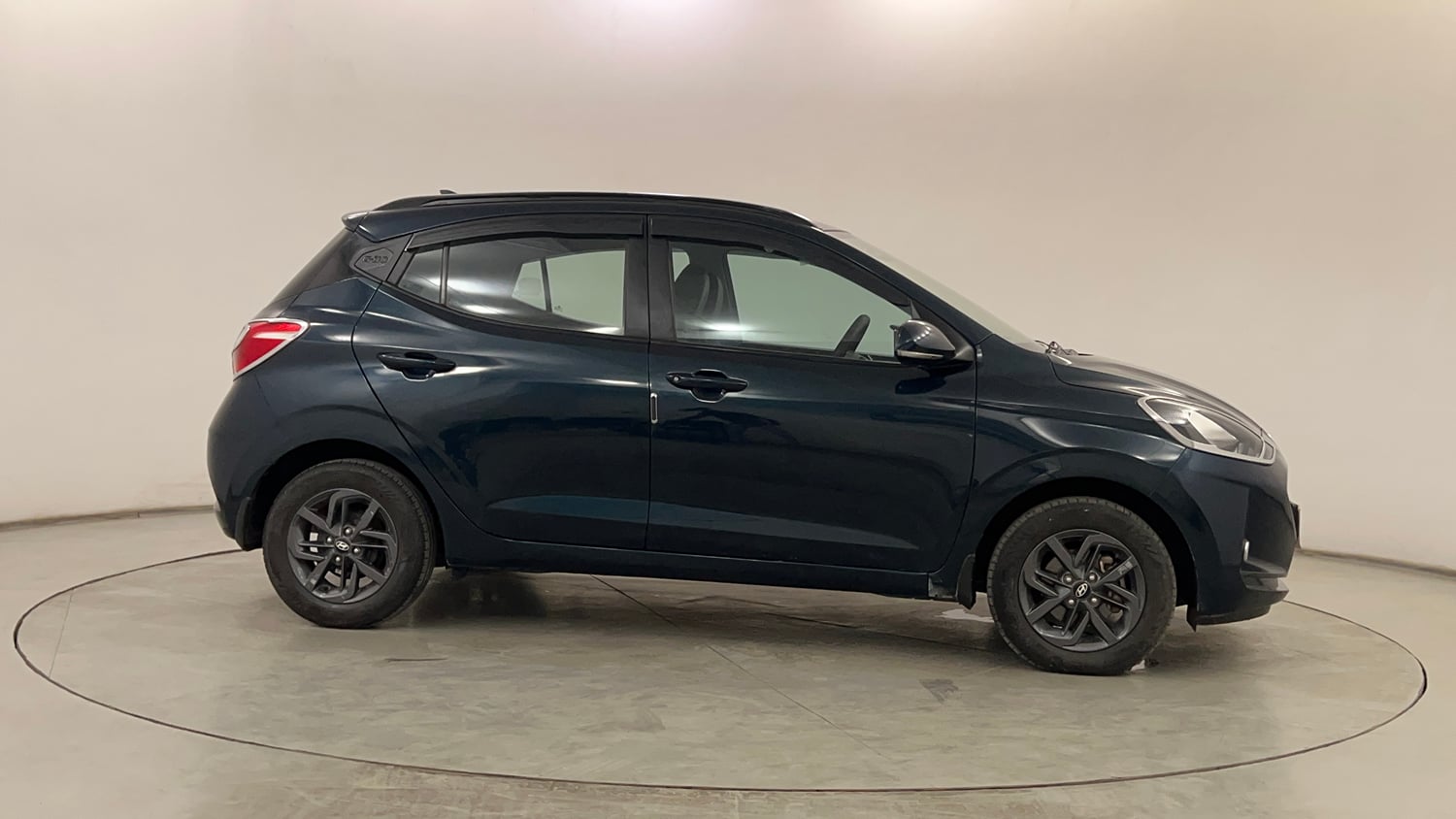 Used 2022 Hyundai Grand i10 Nios Sportz 1.2 Kappa VTVT Petrol Manual exterior RIGHT SIDE VIEW