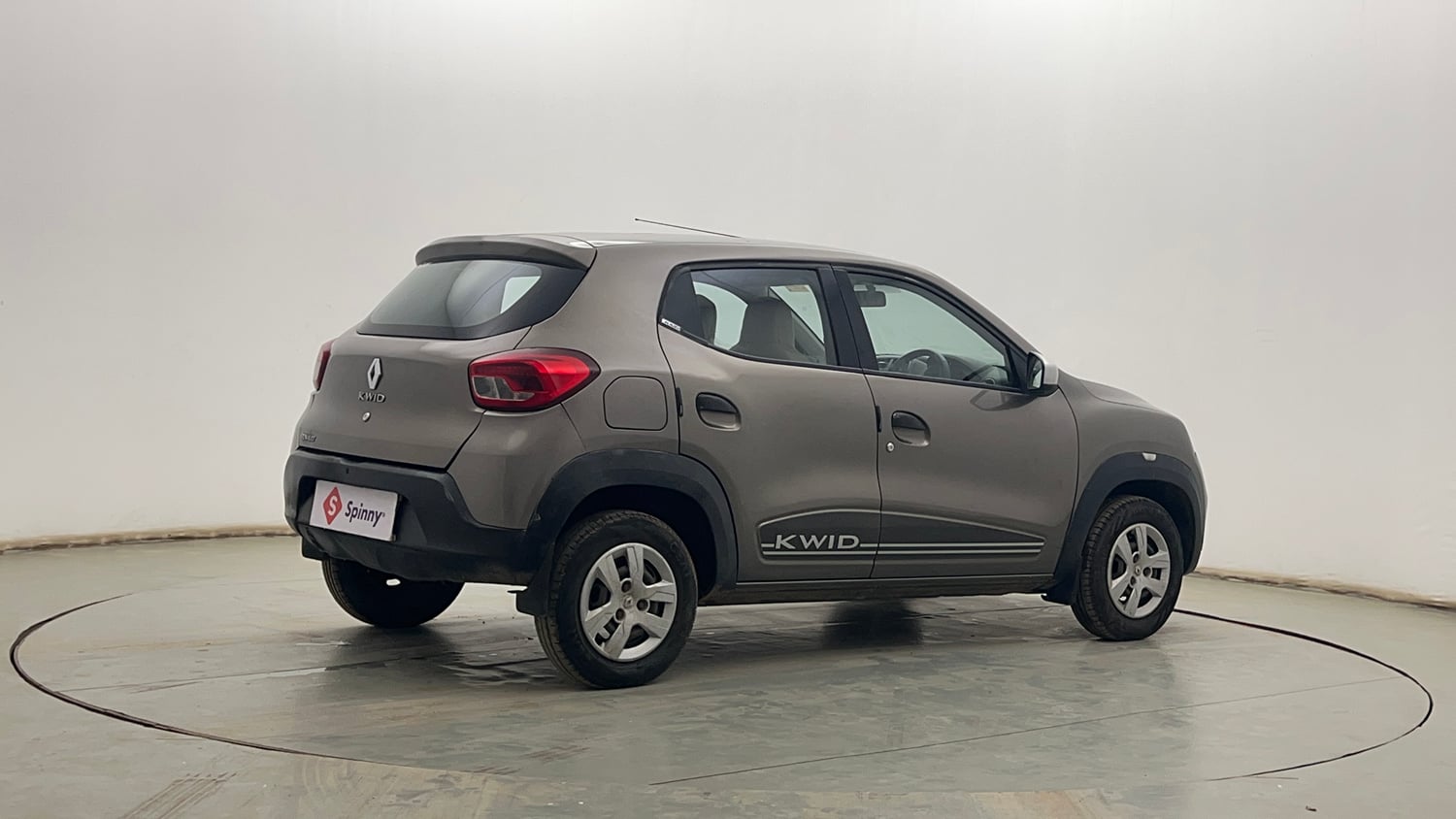 Used 2018 Renault Kwid RXT (O) 1.0 SCE Edition Petrol Manual exterior RIGHT REAR CORNER VIEW