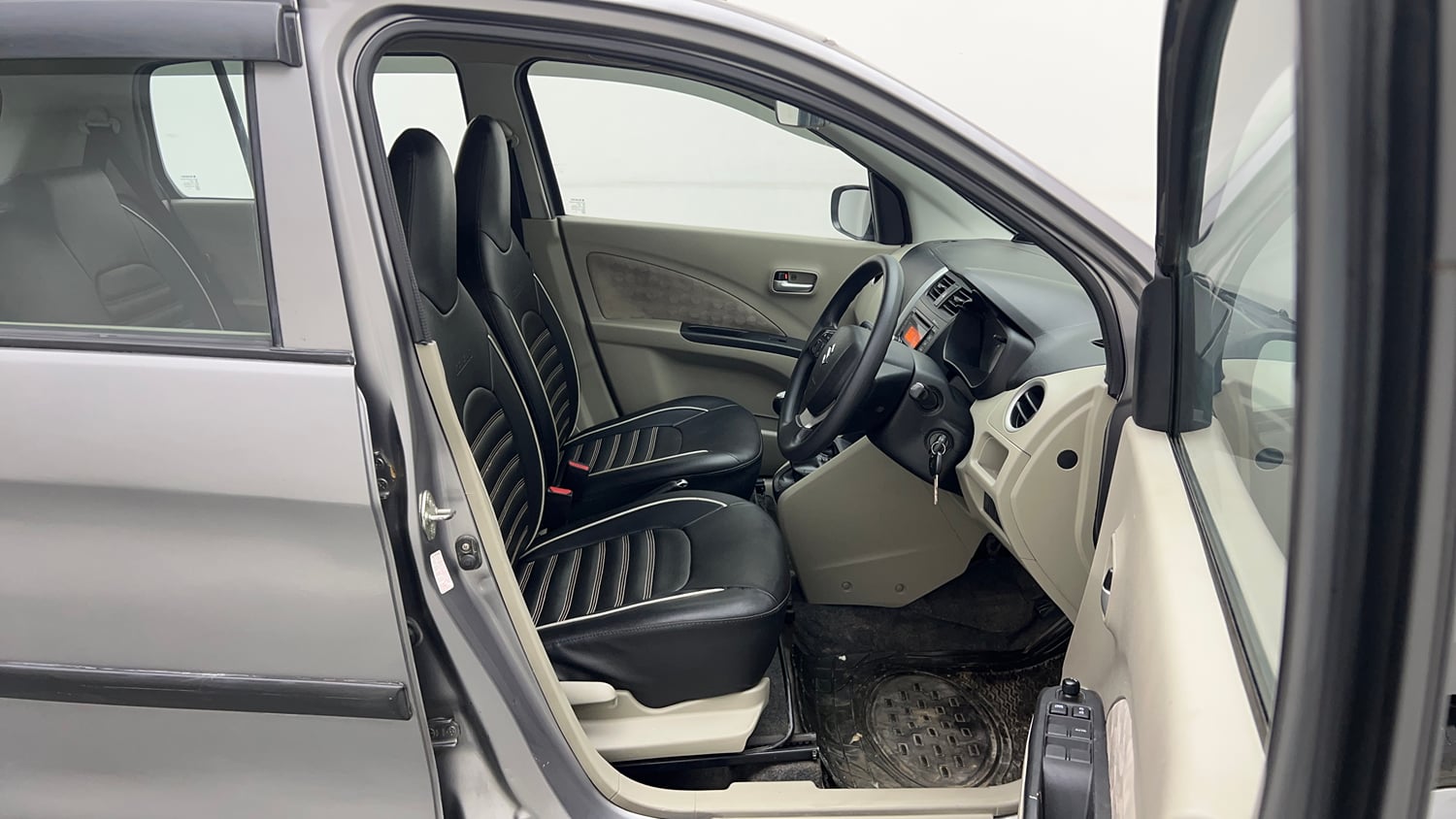 Used 2016 Maruti Suzuki Celerio ZXi Petrol Manual interior RIGHT SIDE FRONT DOOR CABIN VIEW