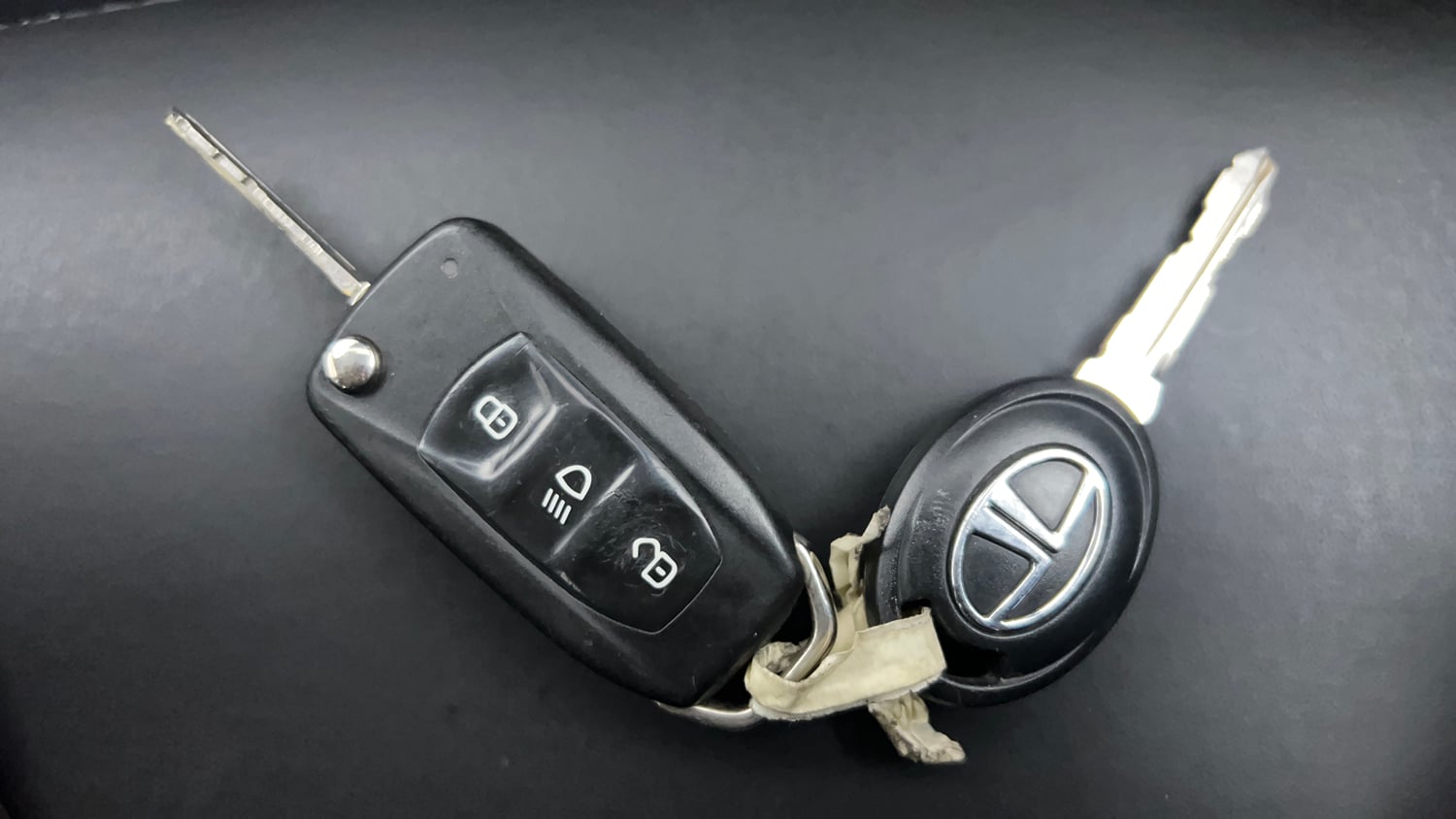 Used 2018 Tata Tiago Revotron XT Petrol Manual extra CAR KEY VIEW