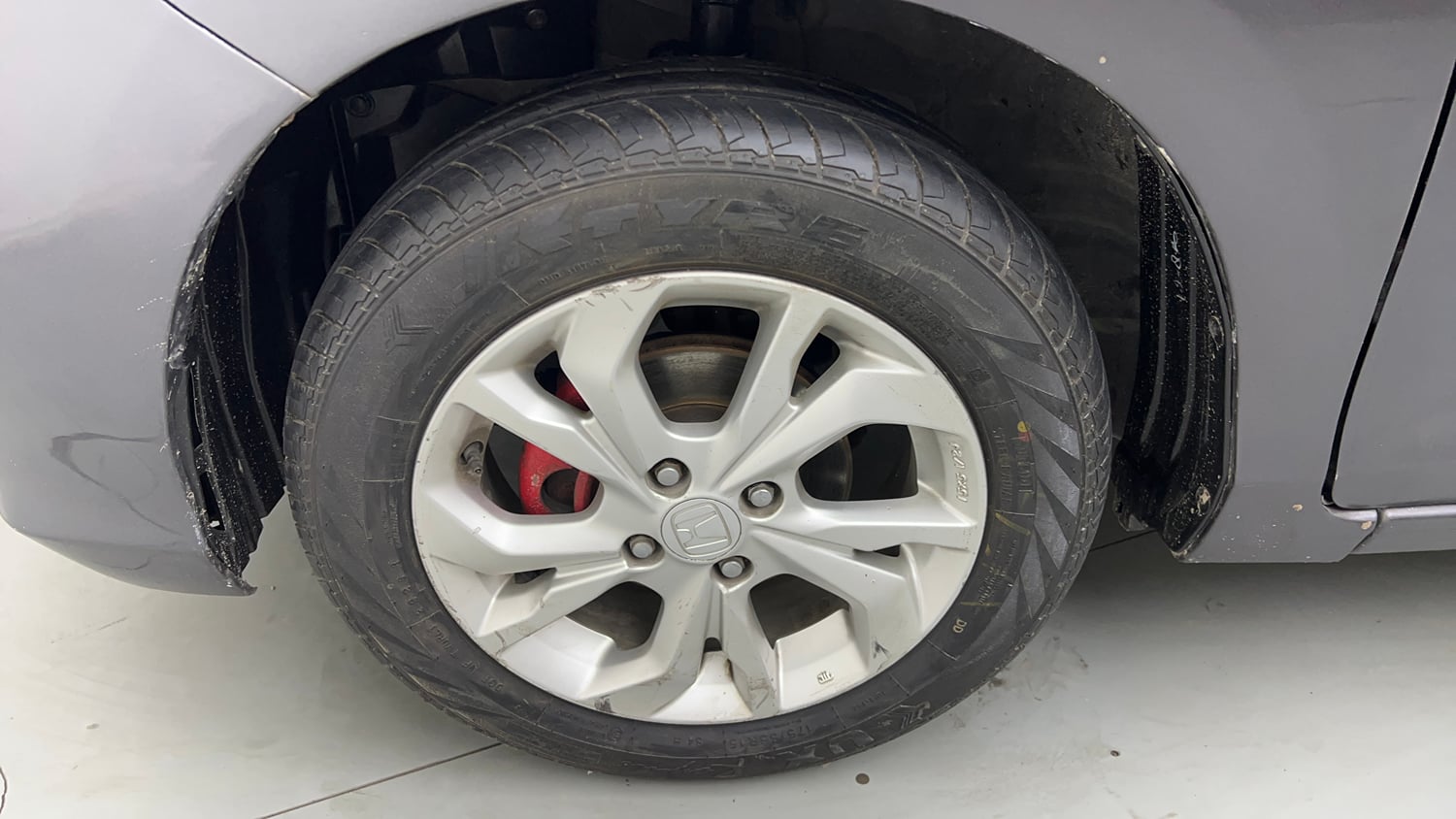 Used 2018 Honda Amaze 1.5 V CVT Diesel Diesel Automatic tyres LEFT FRONT TYRE RIM VIEW