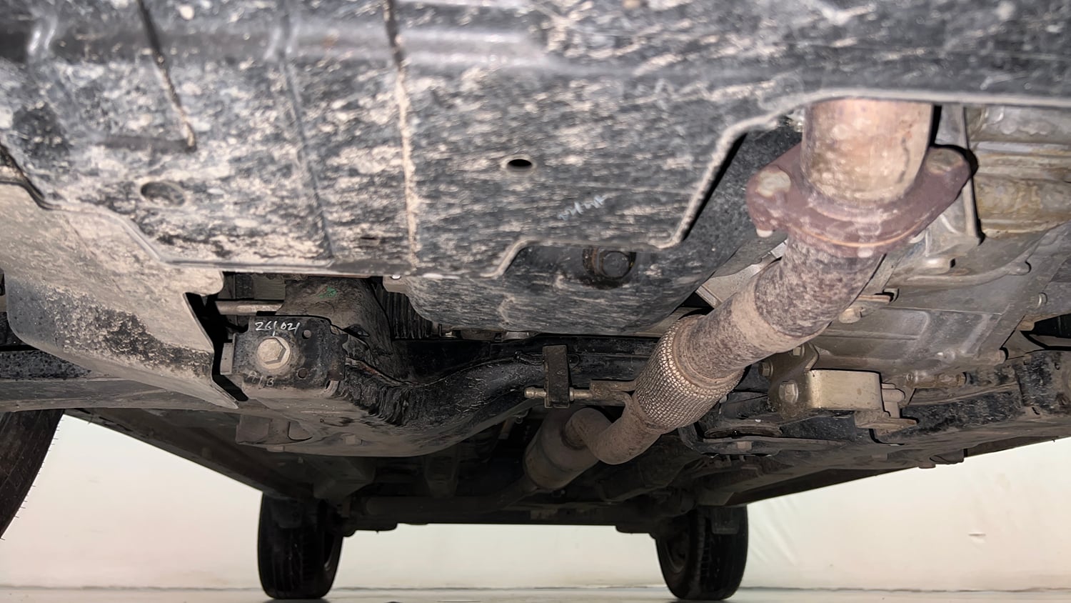 Used 2023 Tata Nexon XZ Plus LUXS Dual Tone Petrol Manual extra FRONT LEFT UNDERBODY VIEW
