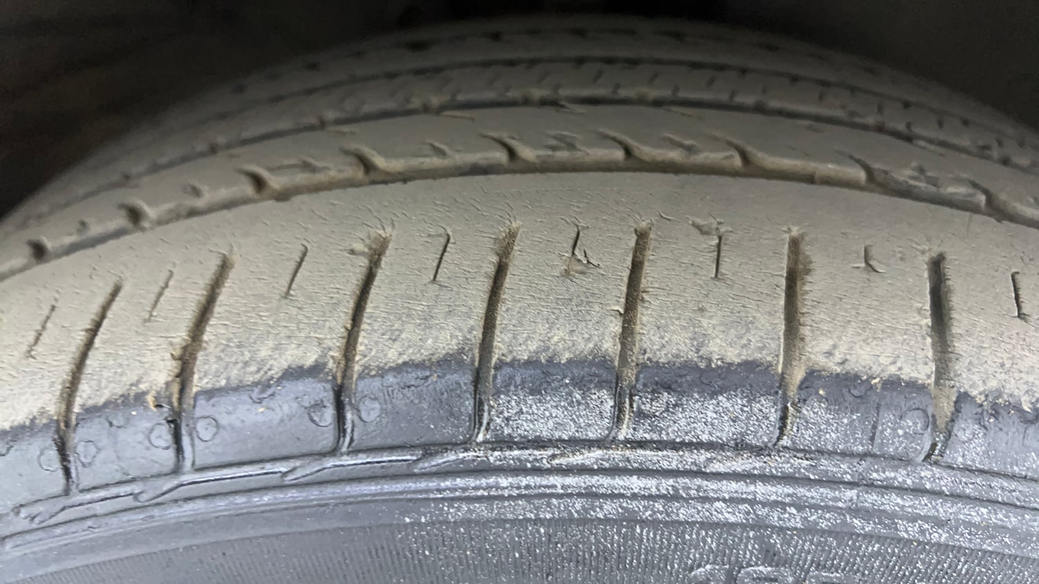 Used 2013 Hyundai Verna Fluidic 1.6 VTVT SX Petrol Manual tyres RIGHT FRONT TYRE TREAD VIEW