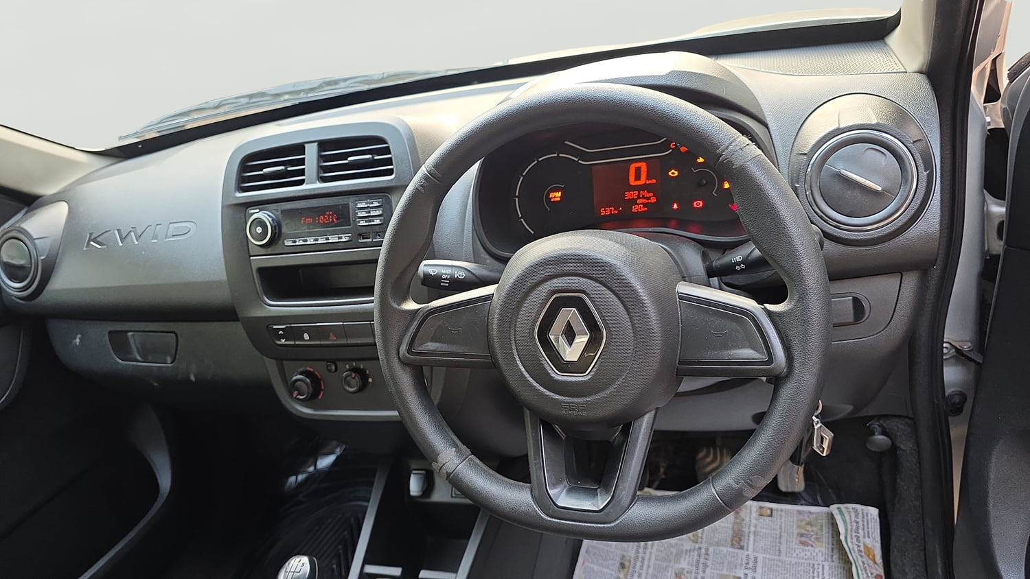Used 2020 Renault Kwid RXL Petrol Manual interior STEERING VIEW