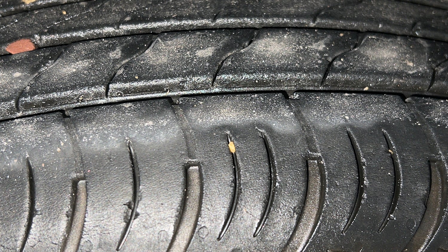 Used 2023 Renault Kiger RXZ Turbo CVT Petrol Automatic tyres RIGHT REAR TYRE TREAD VIEW