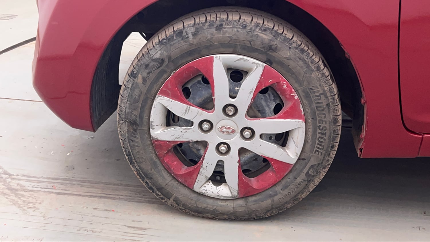 Used 2018 Hyundai Eon Magna + Petrol Manual tyres LEFT FRONT TYRE RIM VIEW